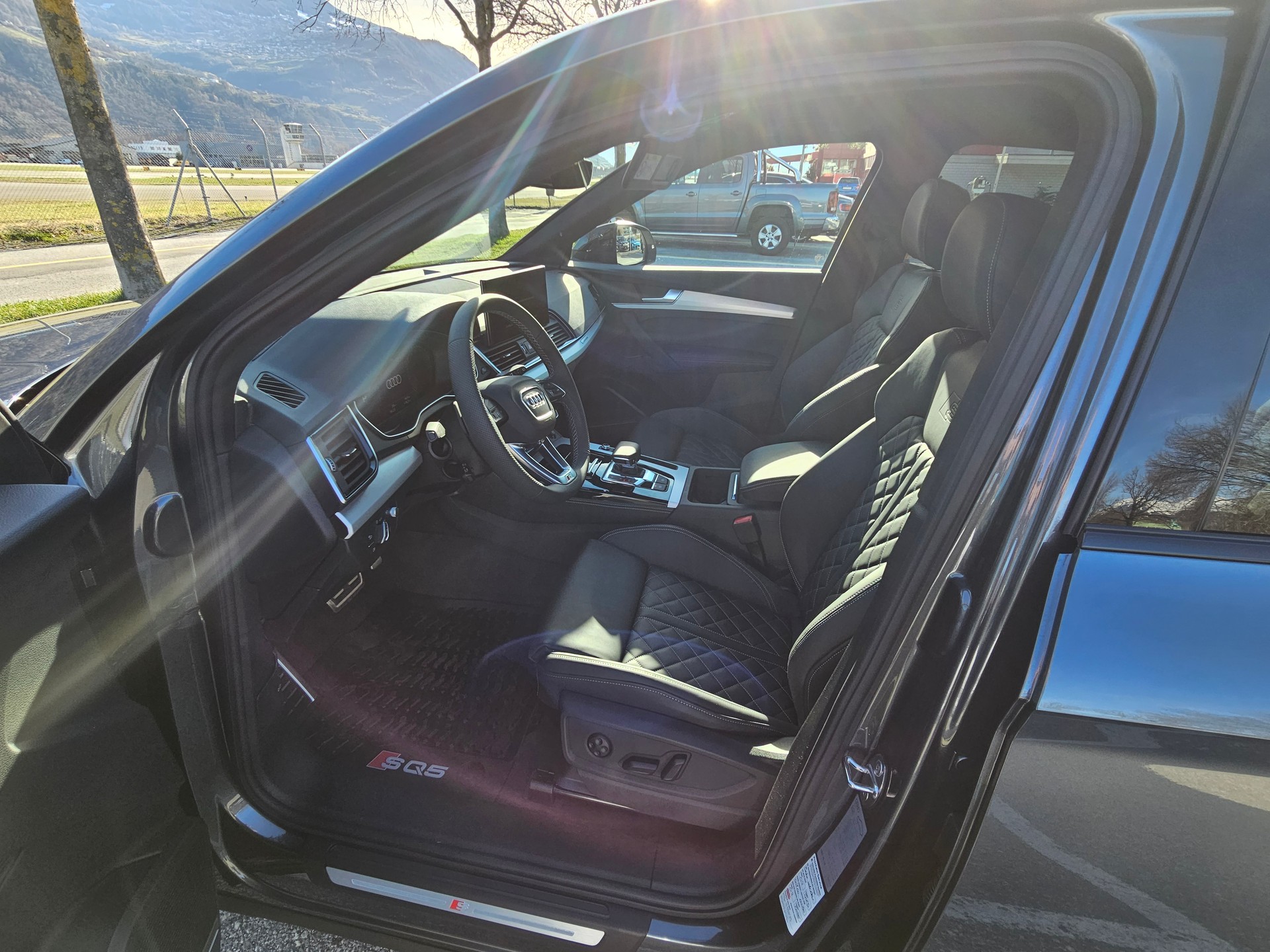 AUDI 40 TDI Black Edition quattro S-Tronic-image-4