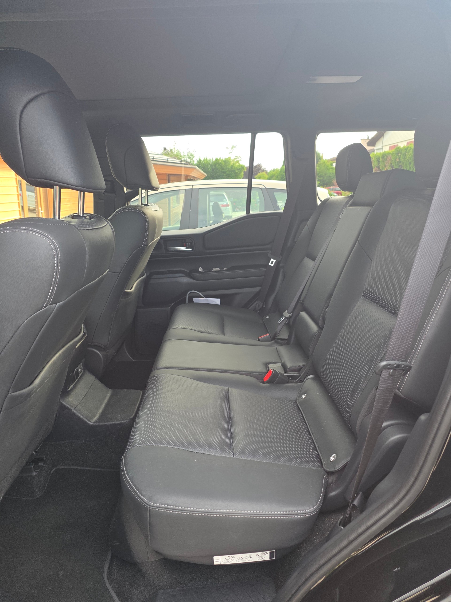 TOYOTA 2.8 D Invincible-image-2