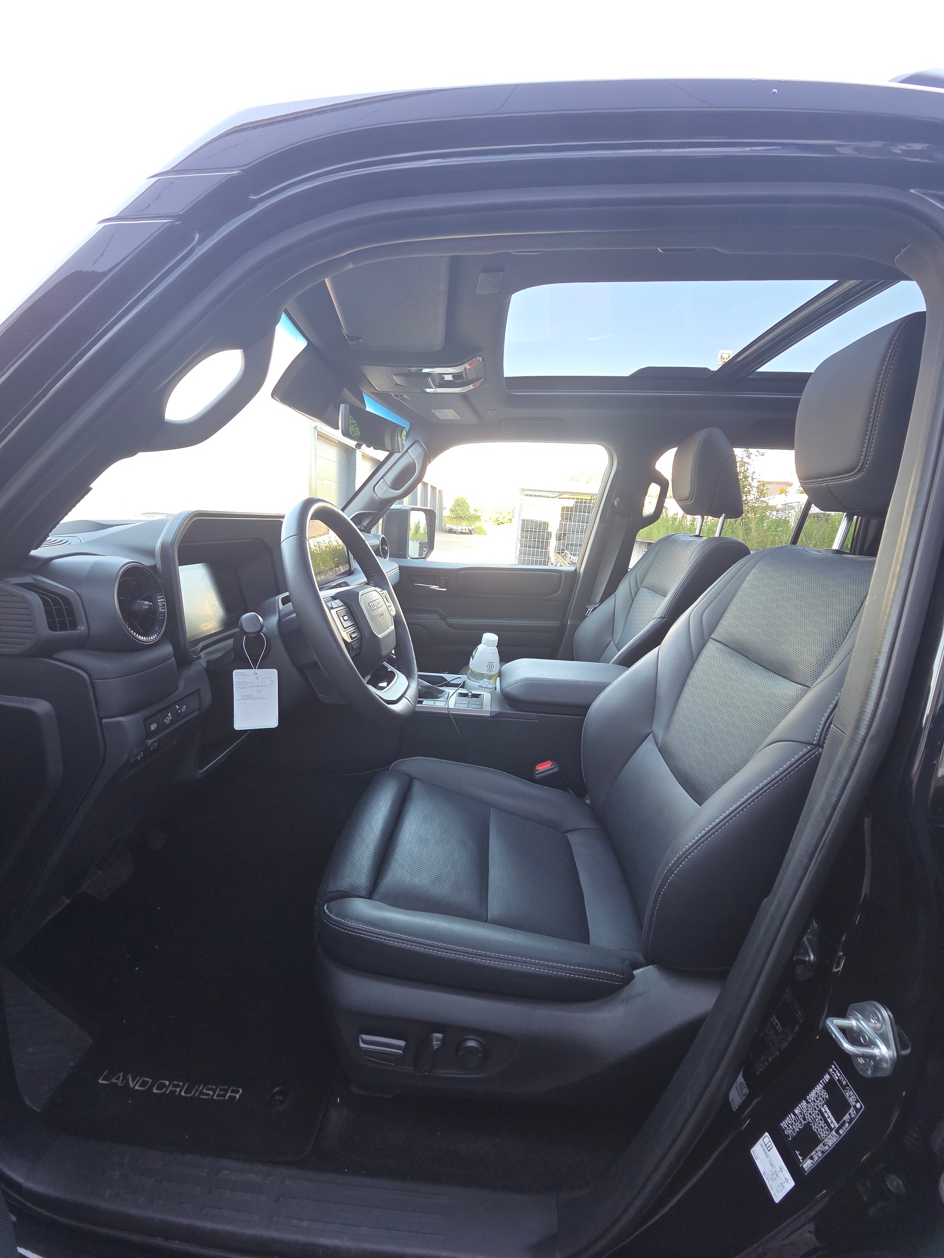 TOYOTA 2.8 D Invincible-image-0
