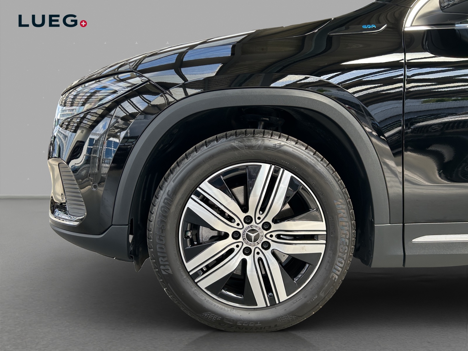 MERCEDES-BENZ EQA 350 4Matic-image-6