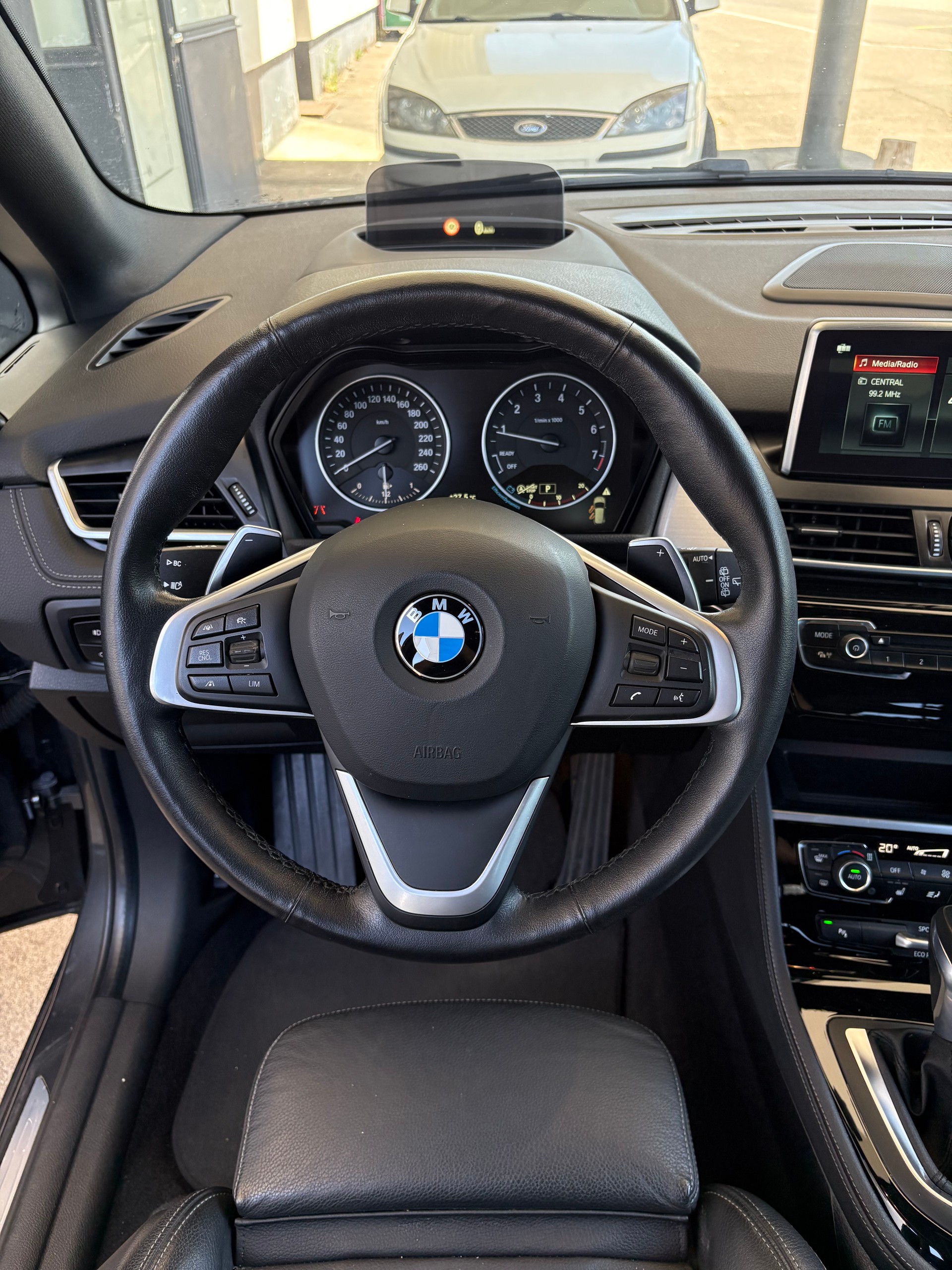 BMW 225i xDrive Active Tourer Sport Line Steptronic-image-8