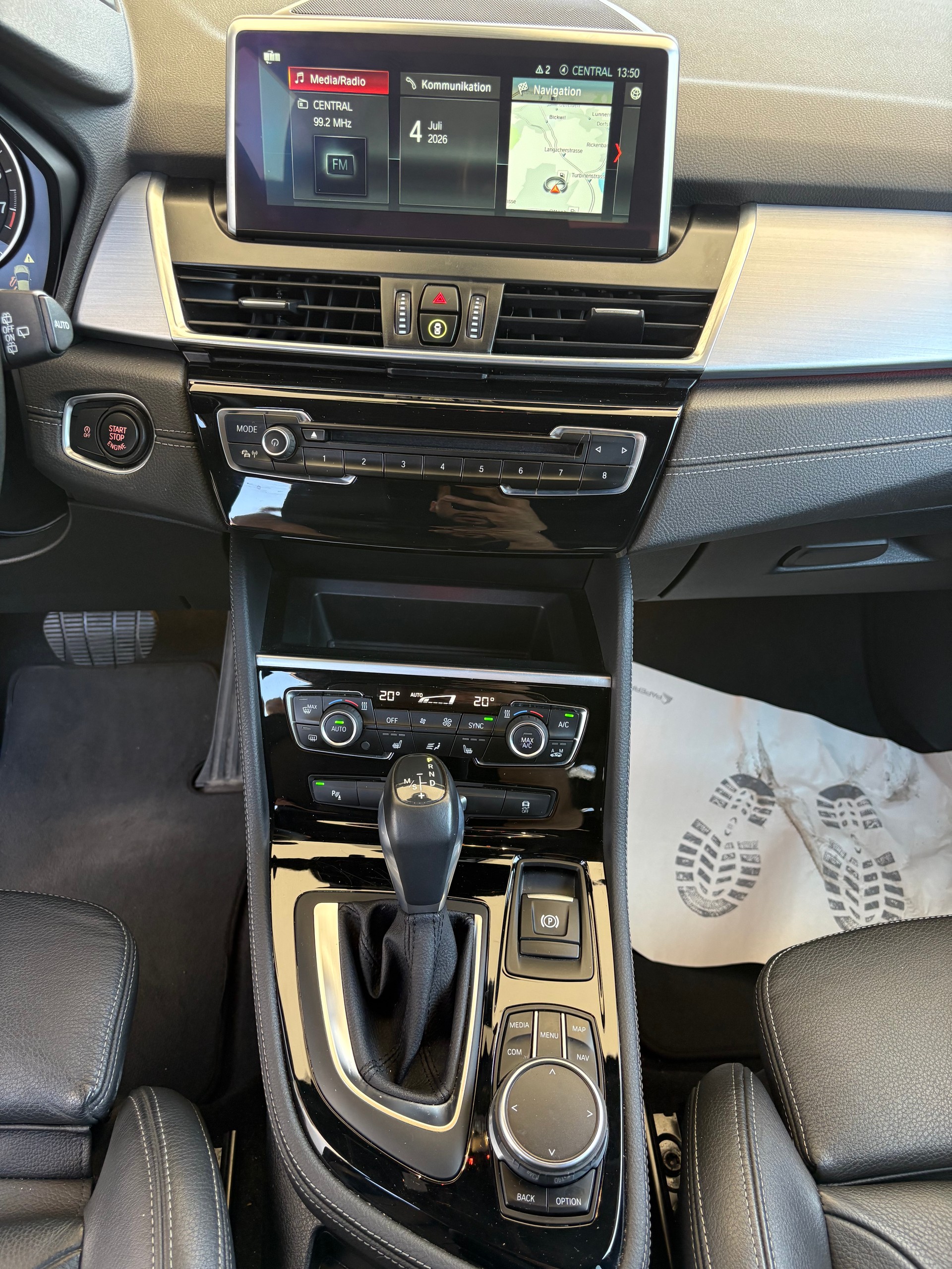 BMW 225i xDrive Active Tourer Sport Line Steptronic-image-9