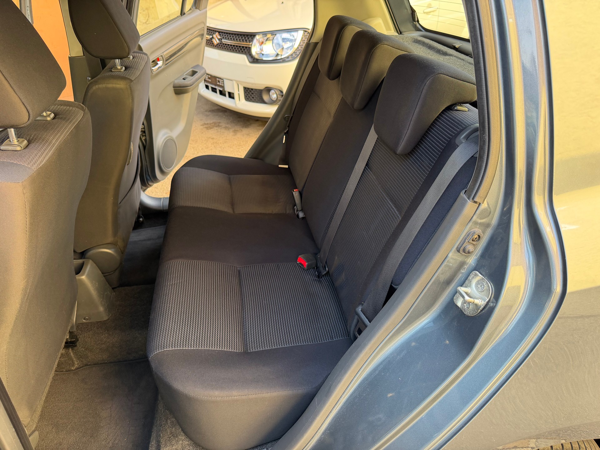 SUZUKI Swift 1.3i 16V GL Top 4x4-image-6
