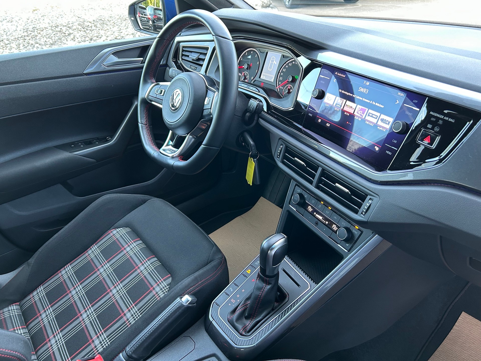 VW Polo 2.0 TSI GTI DSG-image-12