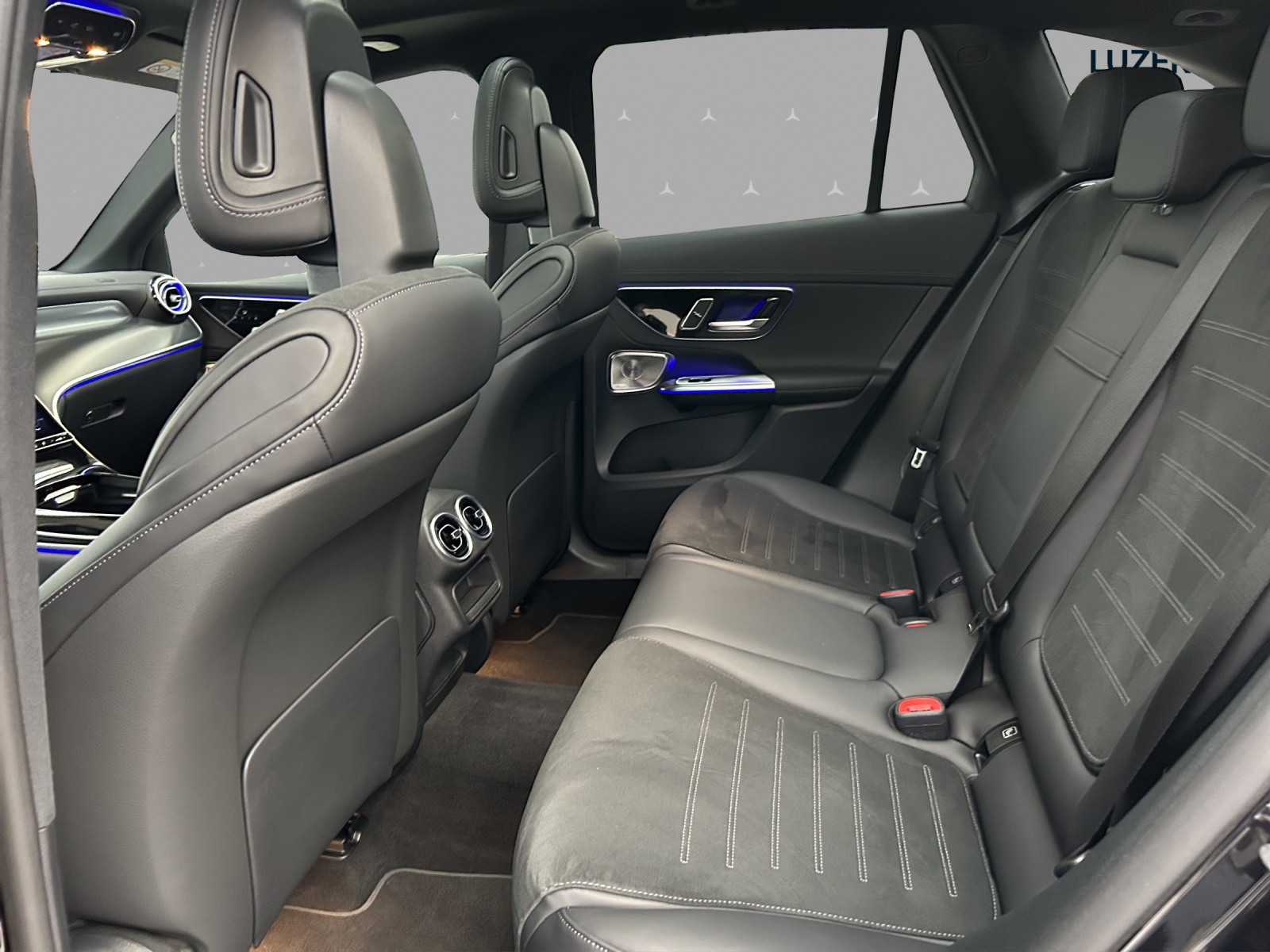 MERCEDES-BENZ GLC 300 4Matic 9G-Tronic-image-13