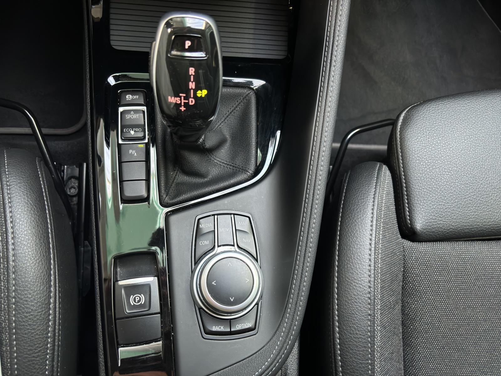 BMW X1 18i sDrive-image-7