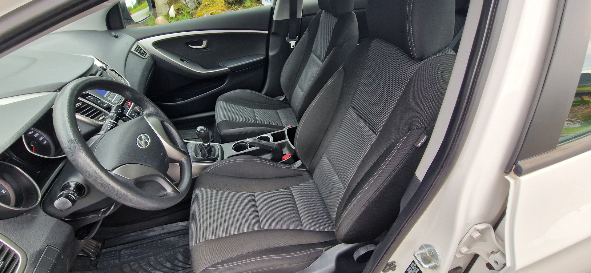 HYUNDAI i30 1.4 Comfort-image-7