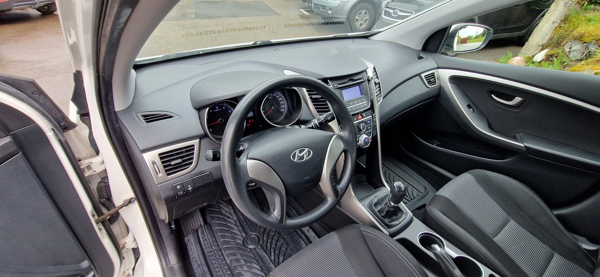 HYUNDAI i30 1.4 Comfort-image-6