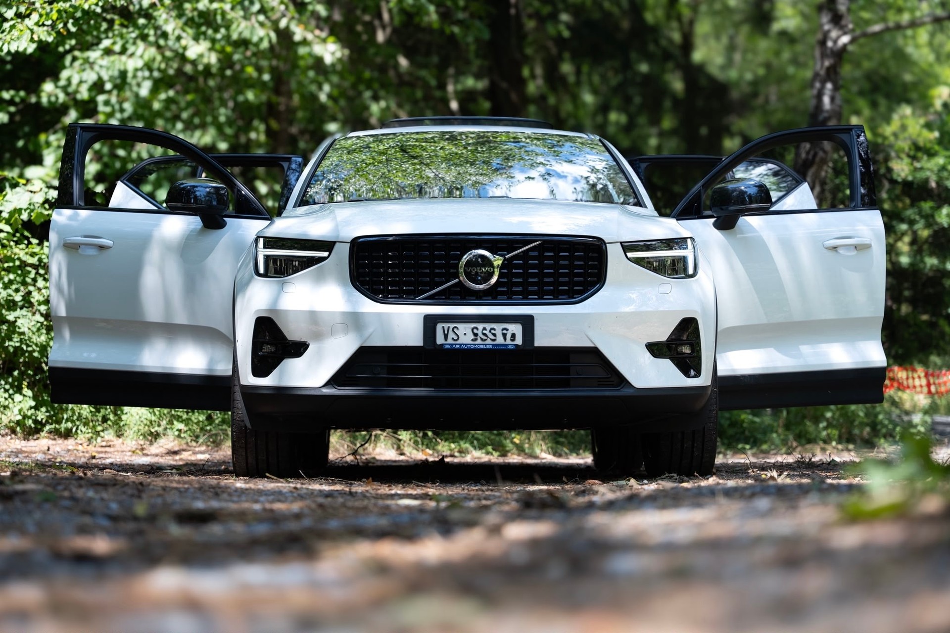 VOLVO 2.0 B5 MH Ultimate Dark AWD-image-2