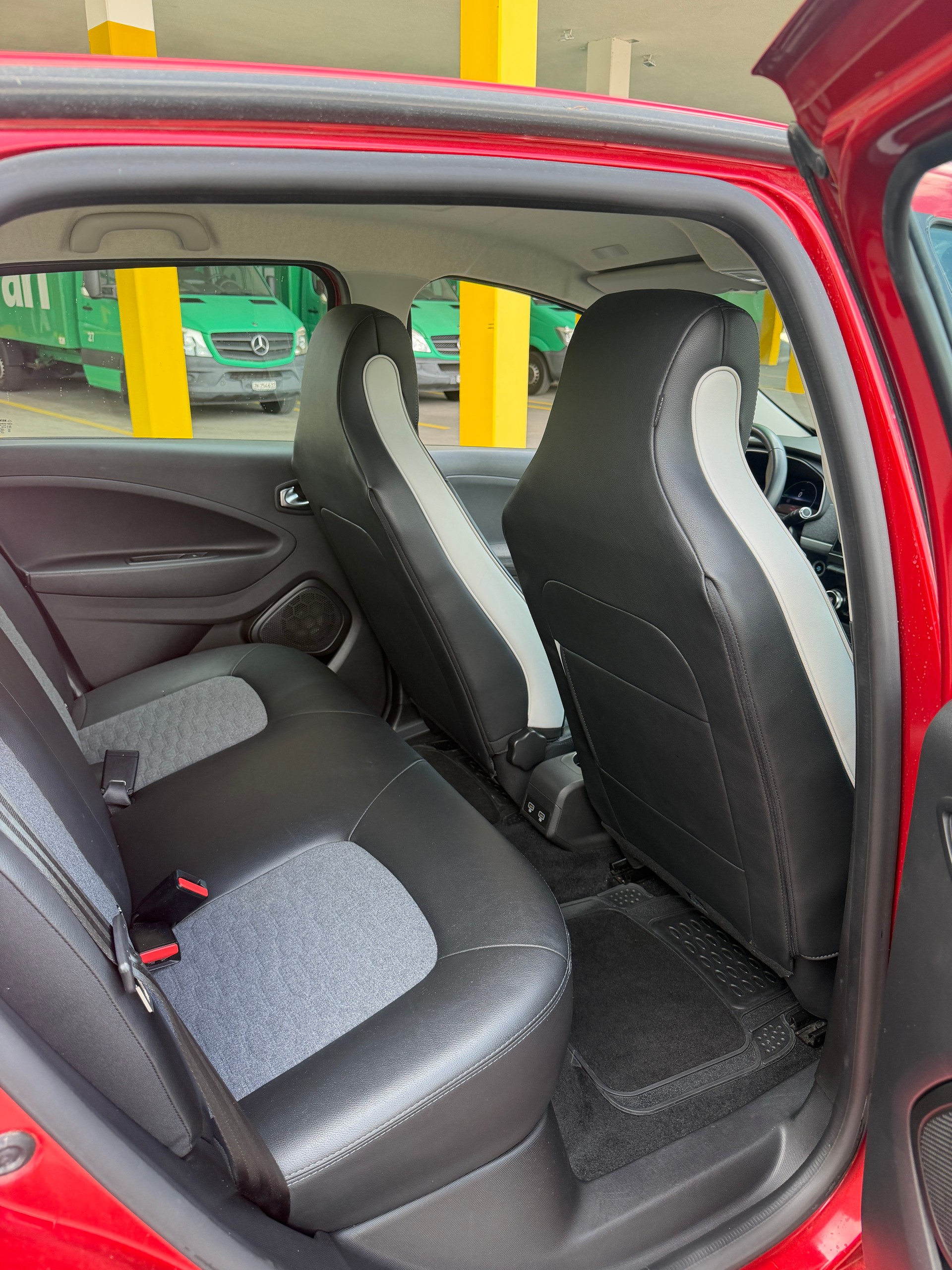 RENAULT Zoe Riviera R135 (Batterie Miete)-image-15
