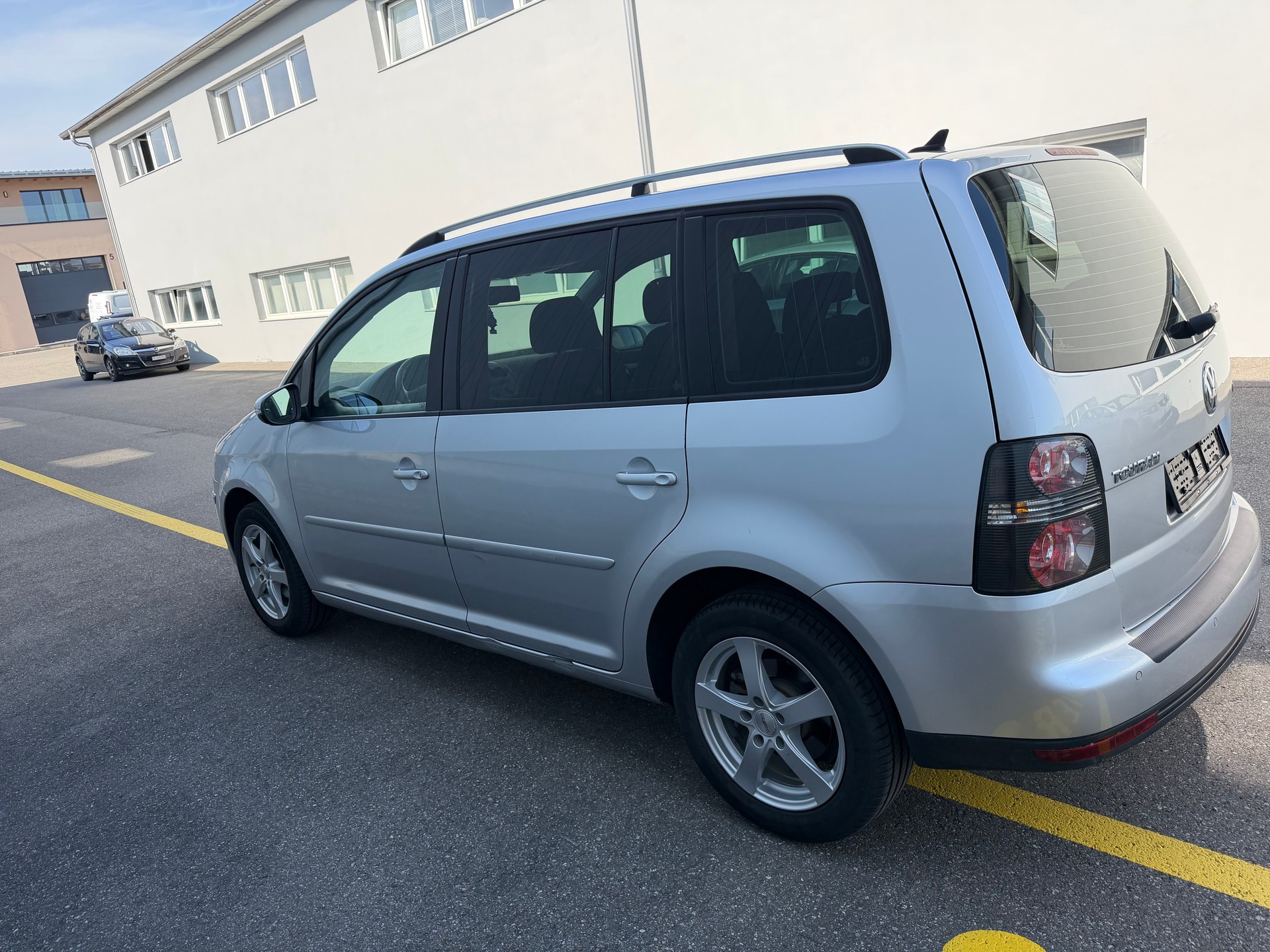 VW Touran 1.4 TSI Highline DSG-image-5
