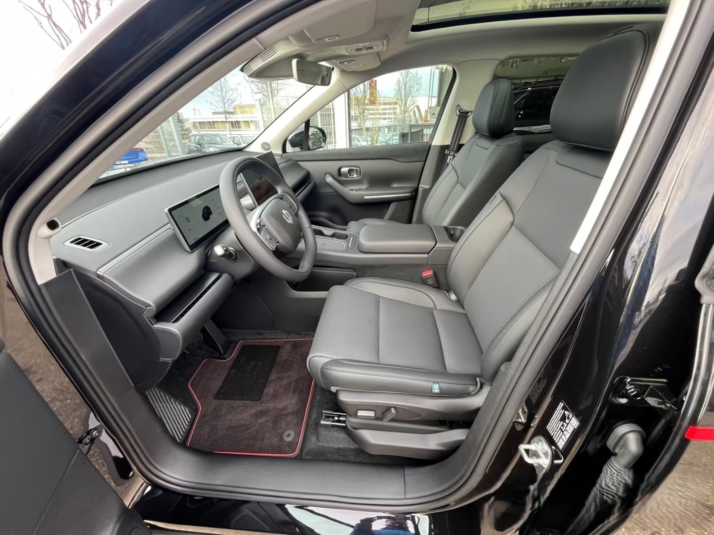 LEAPMOTOR C10 82kWh AWD-image-4