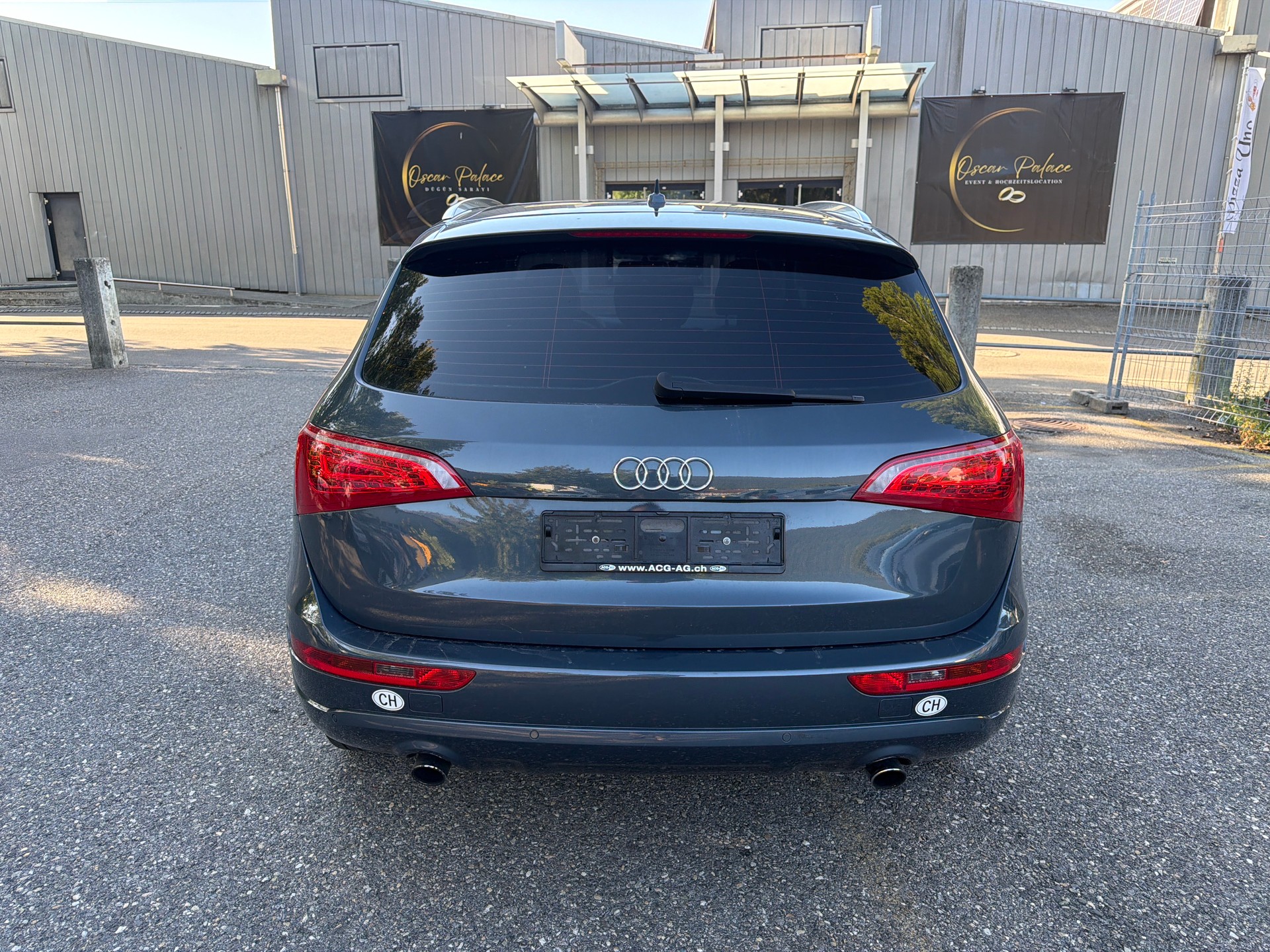 AUDI Q5 2.0 TFSI quattro S-tronic ** Leder ** Gr. Navi ** Xenon ** PDC V&H ** Panoramadach **-image-11