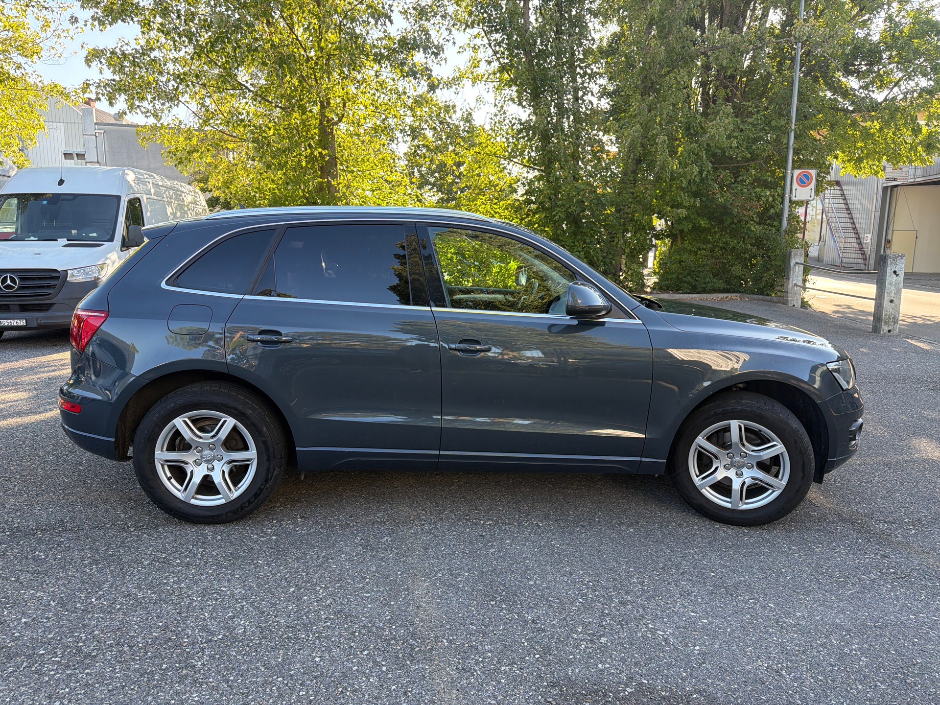 AUDI Q5 2.0 TFSI quattro S-tronic ** Leder ** Gr. Navi ** Xenon ** PDC V&H ** Panoramadach **-image-10
