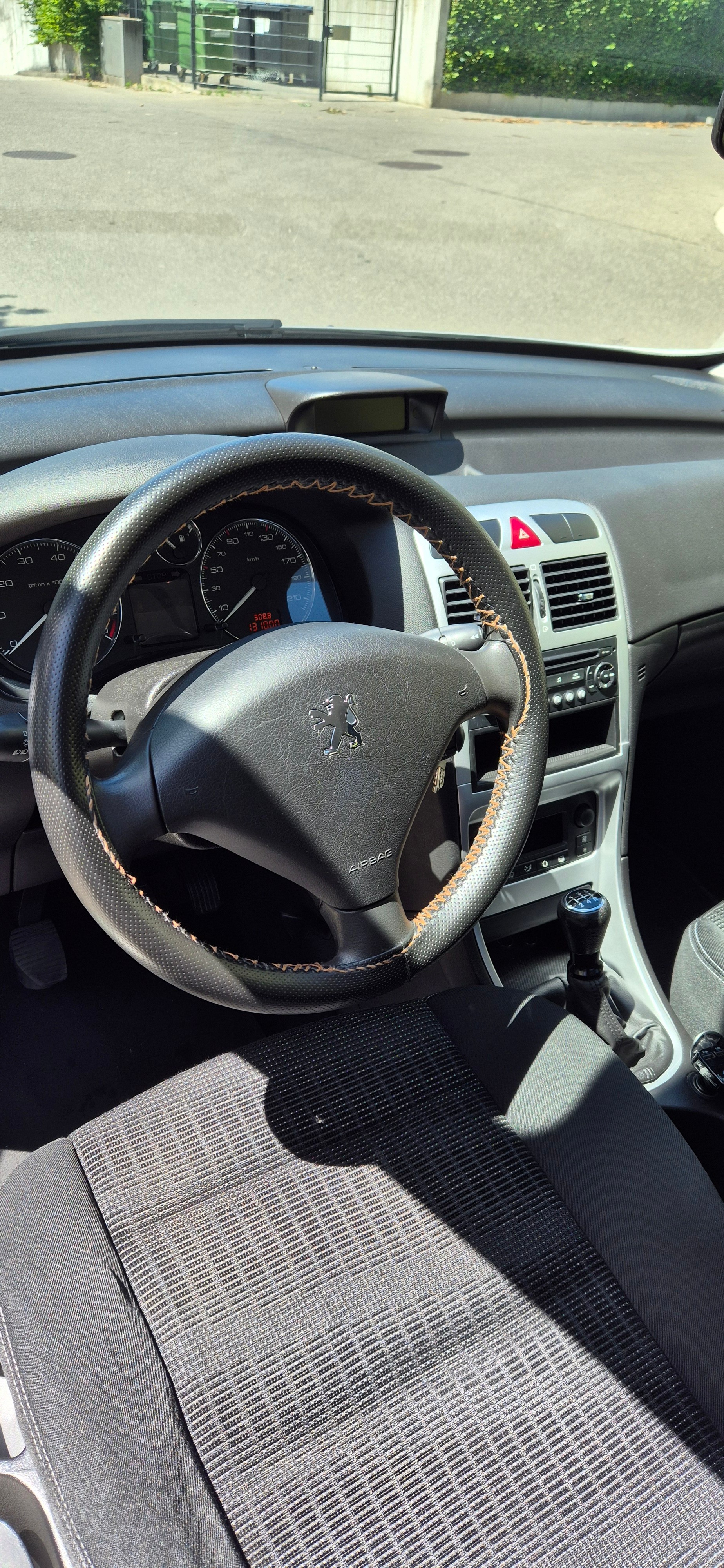 PEUGEOT 307-image-3