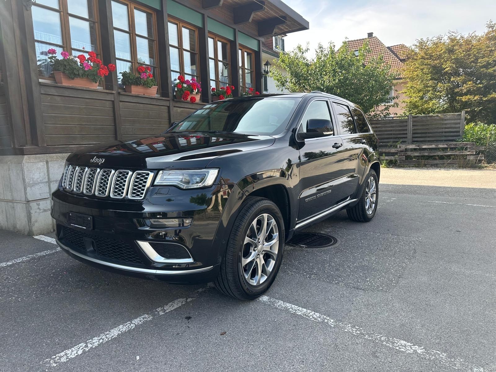 JEEP Grand Cherokee 3.0 CRD Summit Automatic-image-1