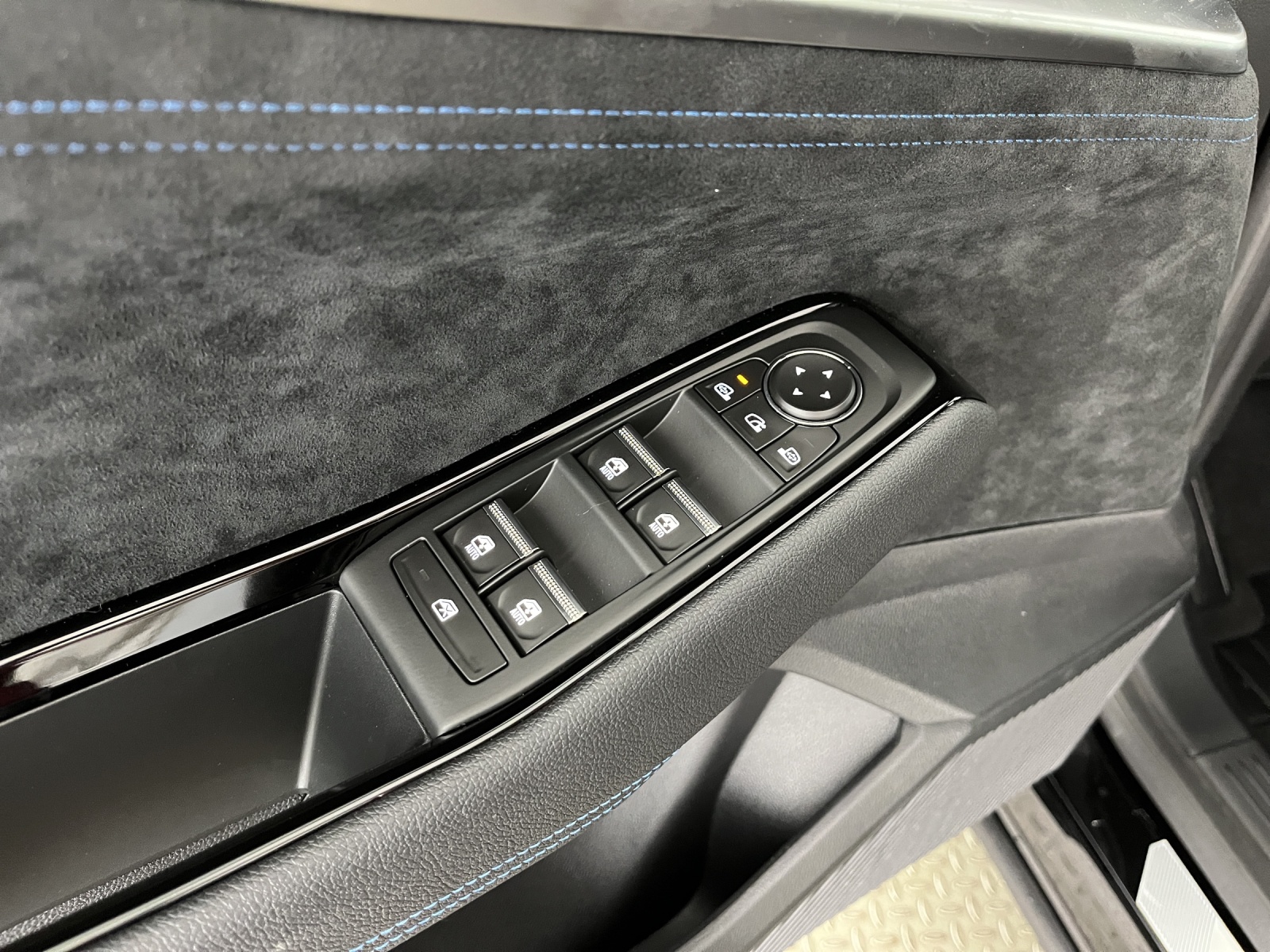 RENAULT Austral 1.2 E-Tech esprit Alpine-image-12