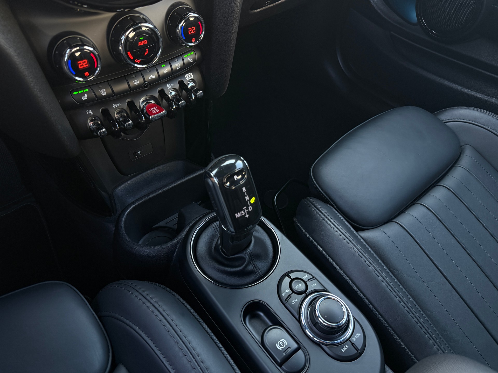 MINI Cooper Cabriolet DKG / Gratis Service / Digital Tacho-image-25