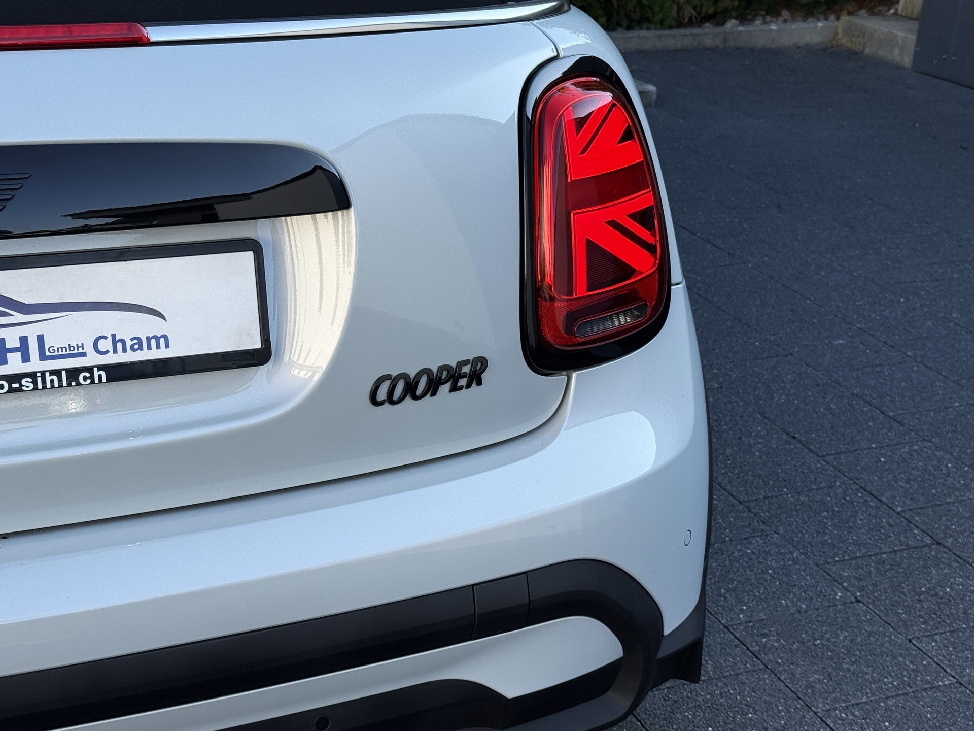MINI Cooper Cabriolet DKG / Gratis Service / Digital Tacho-image-17