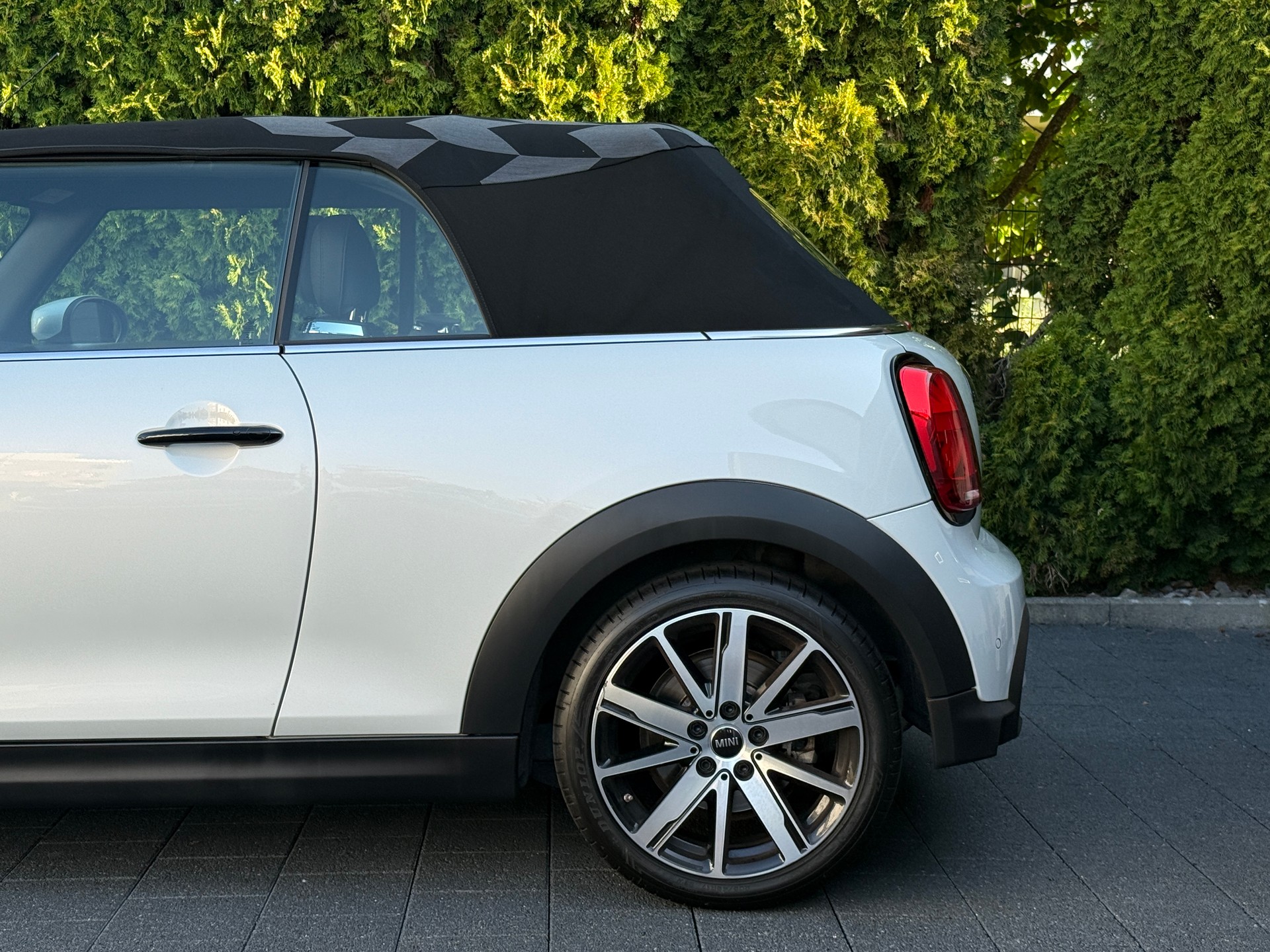 MINI Cooper Cabriolet DKG / Gratis Service / Digital Tacho-image-11