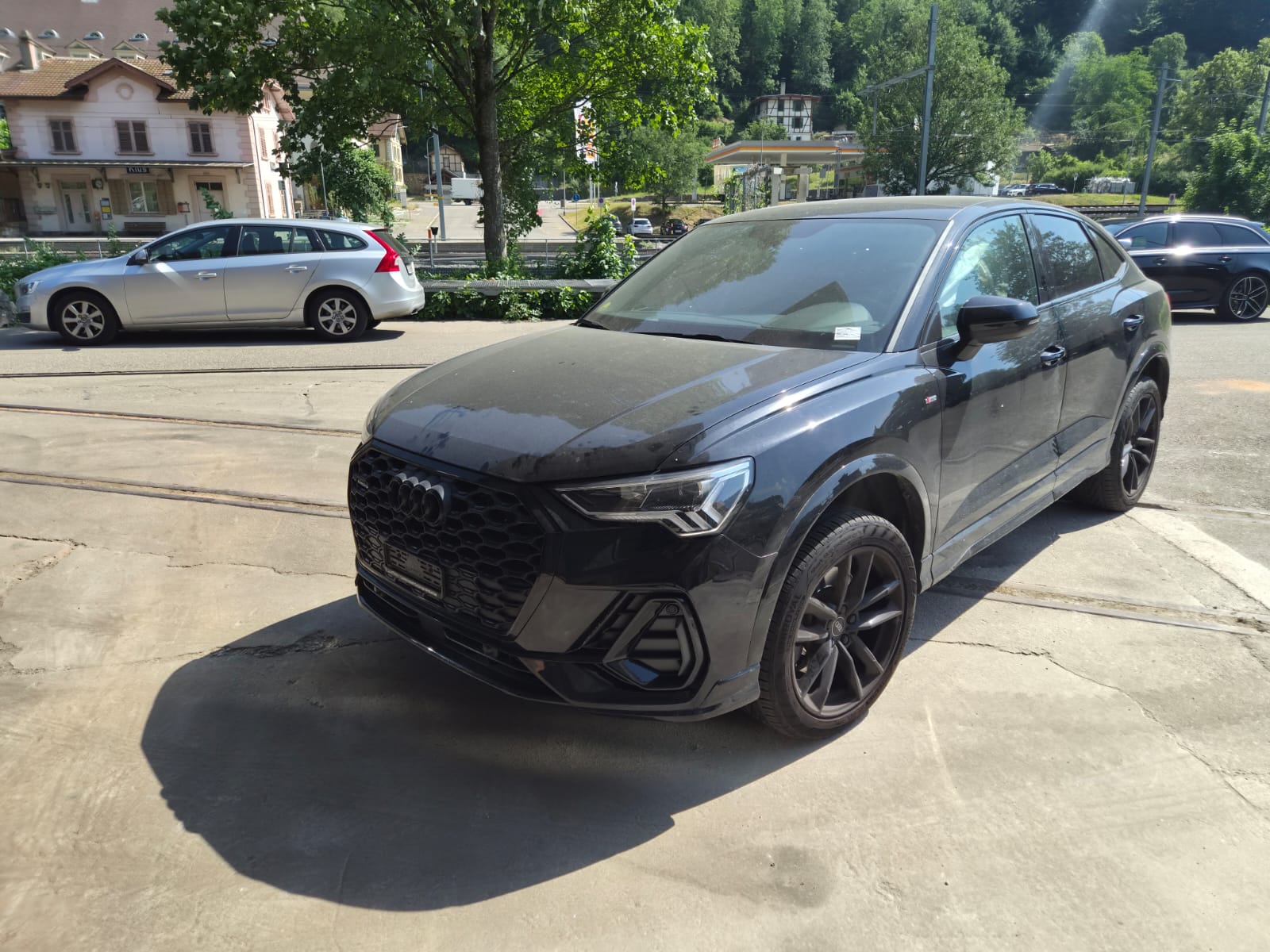 AUDI Q3 Sportback 40 TDI S line quattro S-tronic-image-2