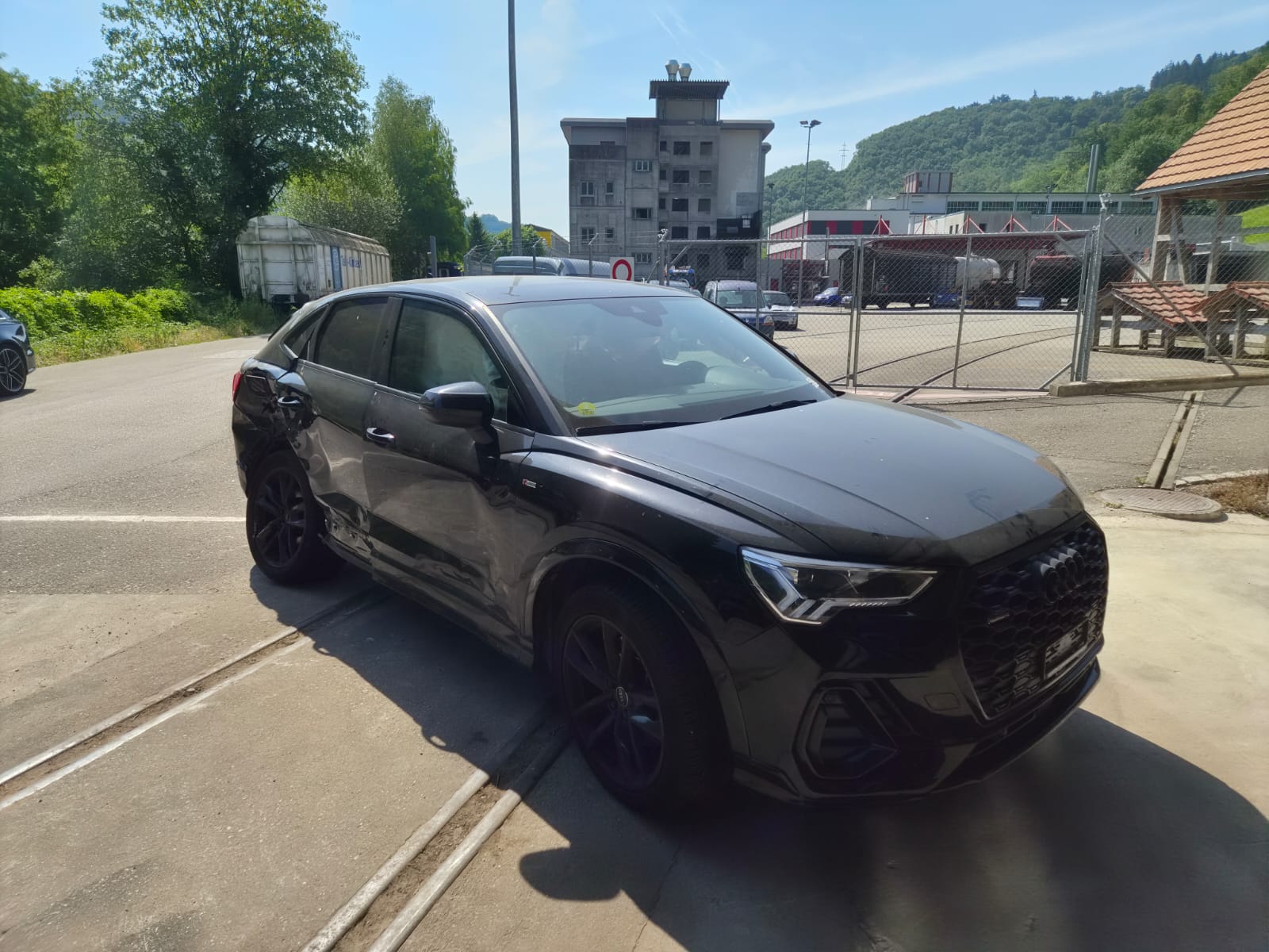 AUDI Q3 Sportback 40 TDI S line quattro S-tronic-image-0