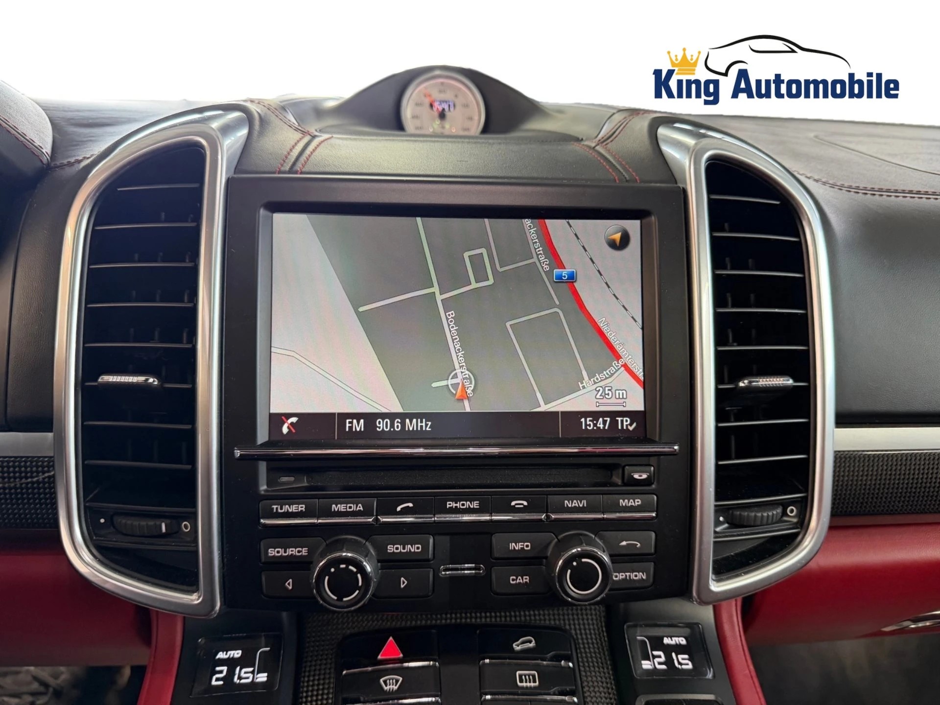 PORSCHE Cayenne Turbo S | AHK 3.5t. | Pano Dach | Sitz-Belüftung | RF-Kamera-image-17
