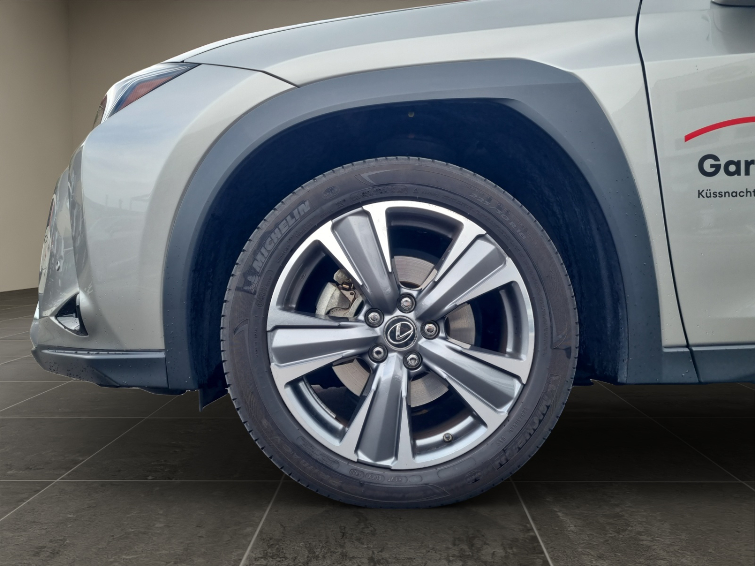 LEXUS UX 300e Excellence-image-13