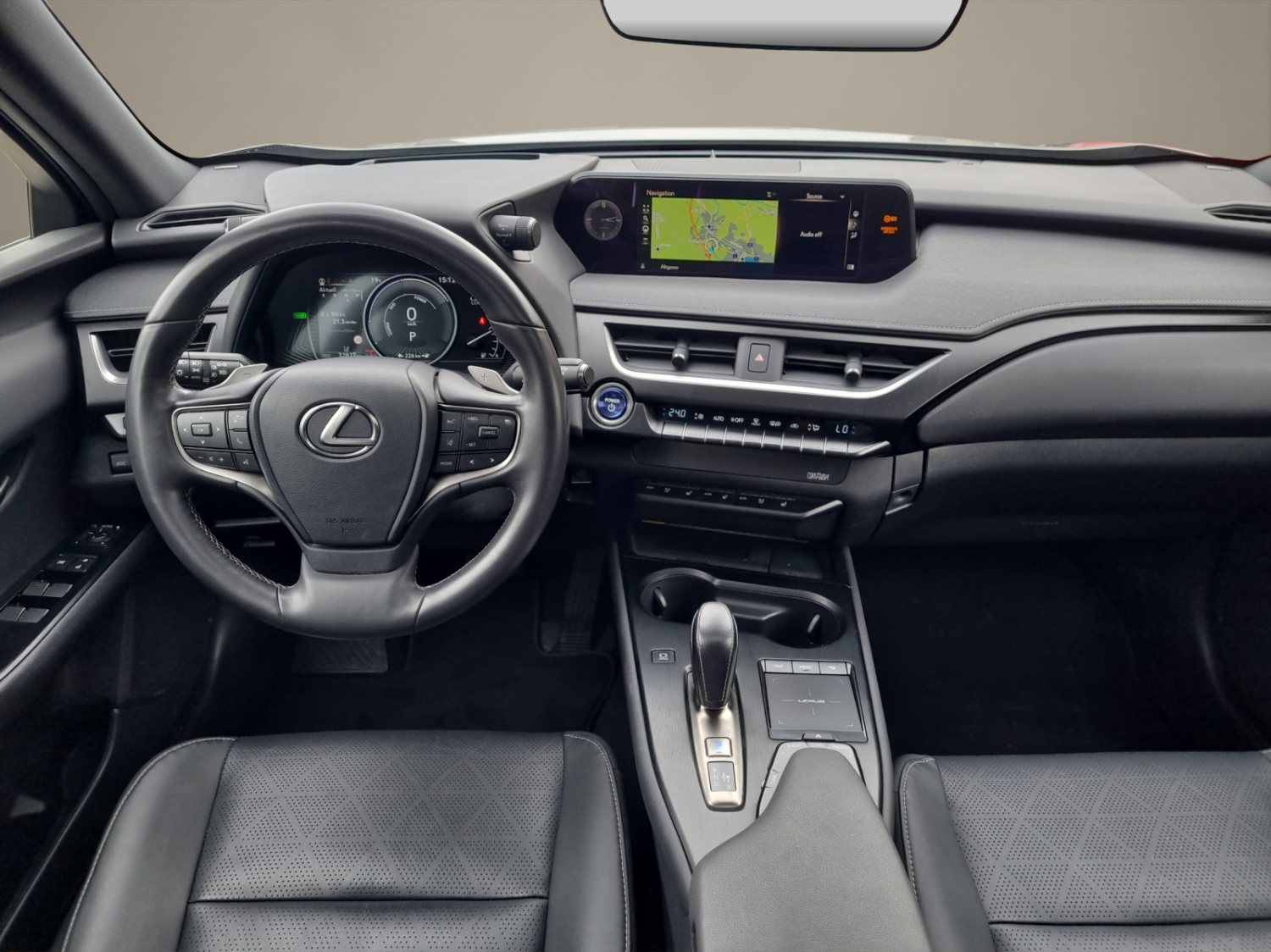 LEXUS UX 300e Excellence-image-11