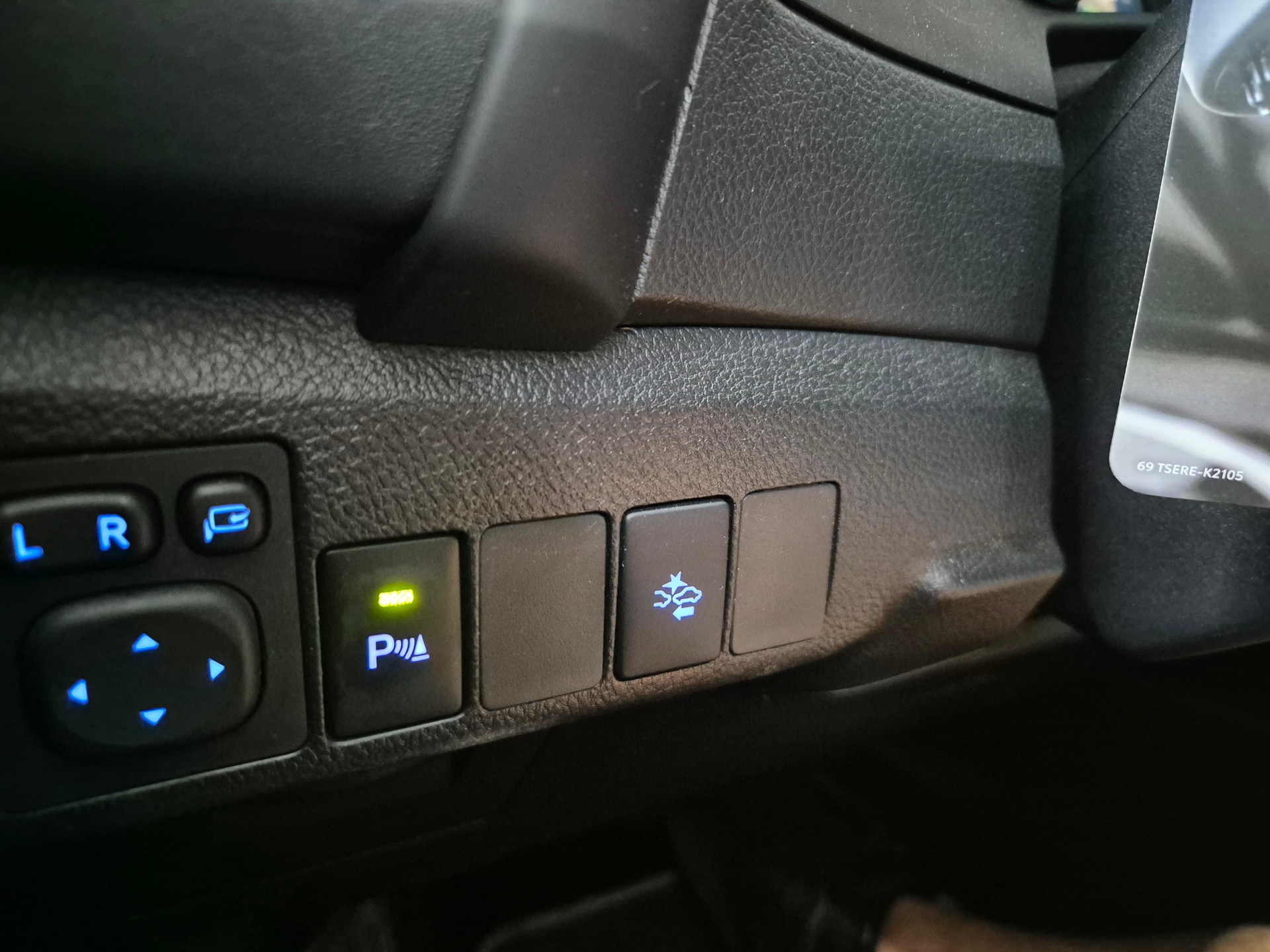 TOYOTA Auris 1.8 HSD Trend e-CVT-image-11