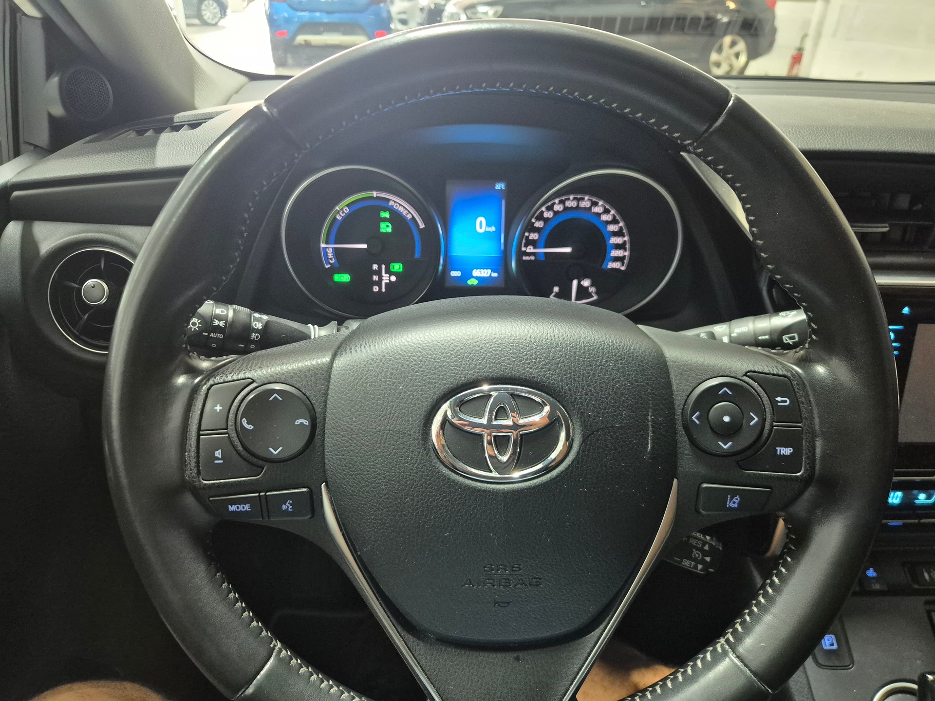 TOYOTA Auris 1.8 HSD Trend e-CVT-image-7