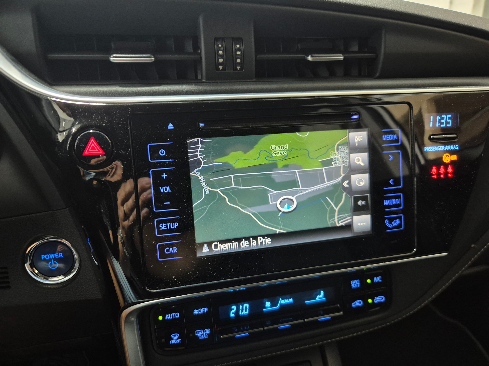 TOYOTA Auris 1.8 HSD Trend e-CVT-image-8