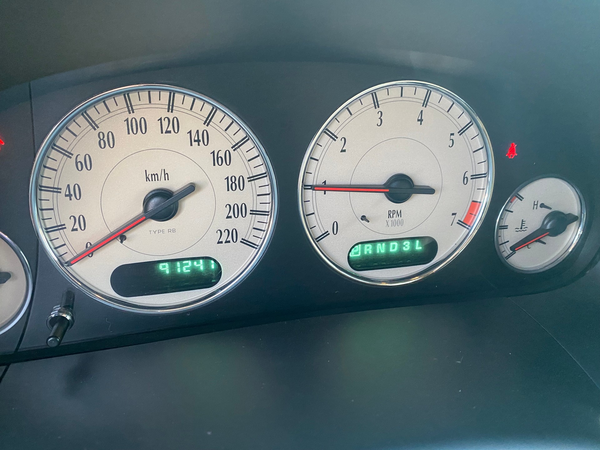 CHRYSLER Grand Voyager 3.3 LTD AWD Automatic-image-8