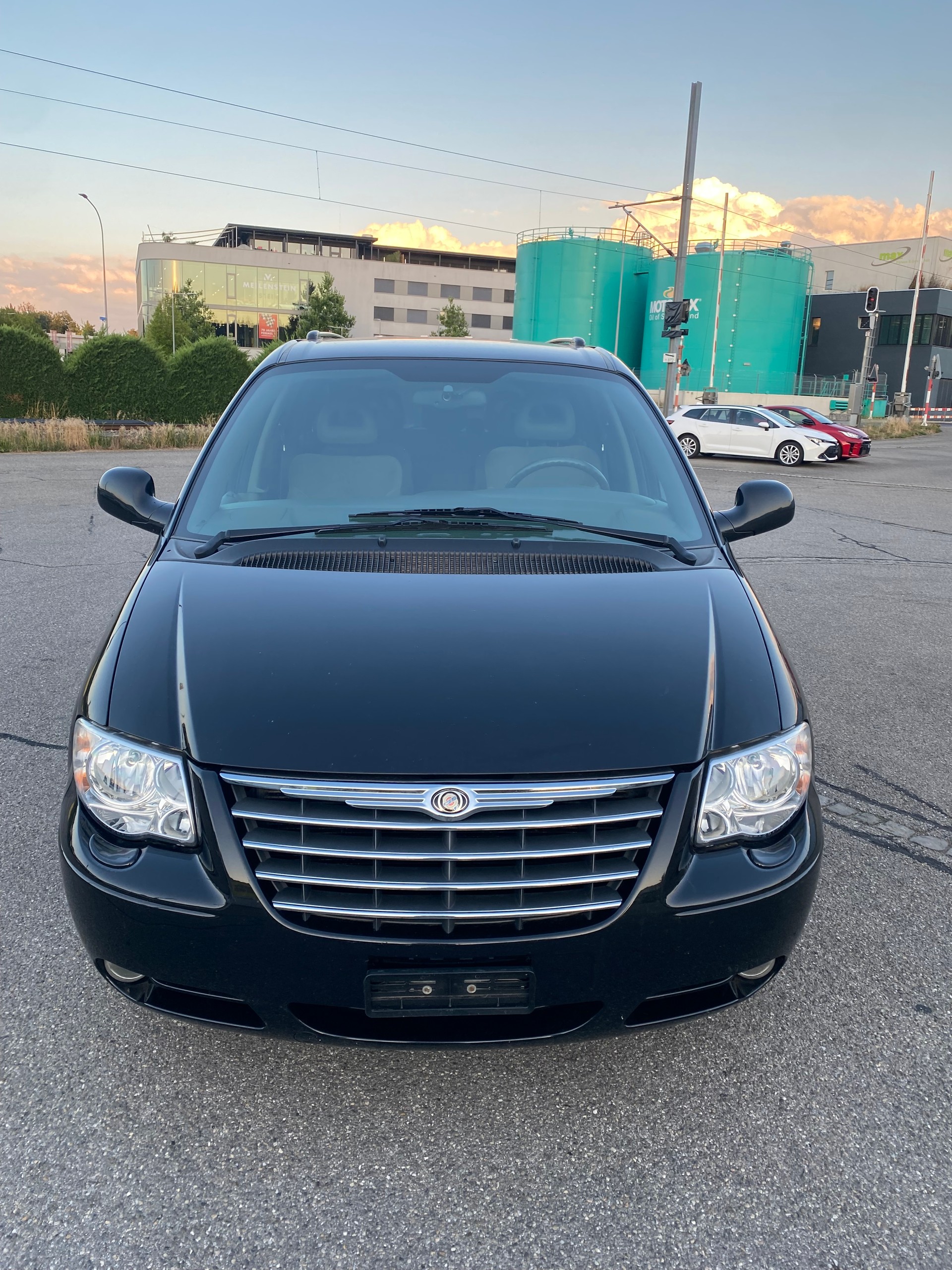 CHRYSLER Grand Voyager 3.3 LTD AWD Automatic-image-0