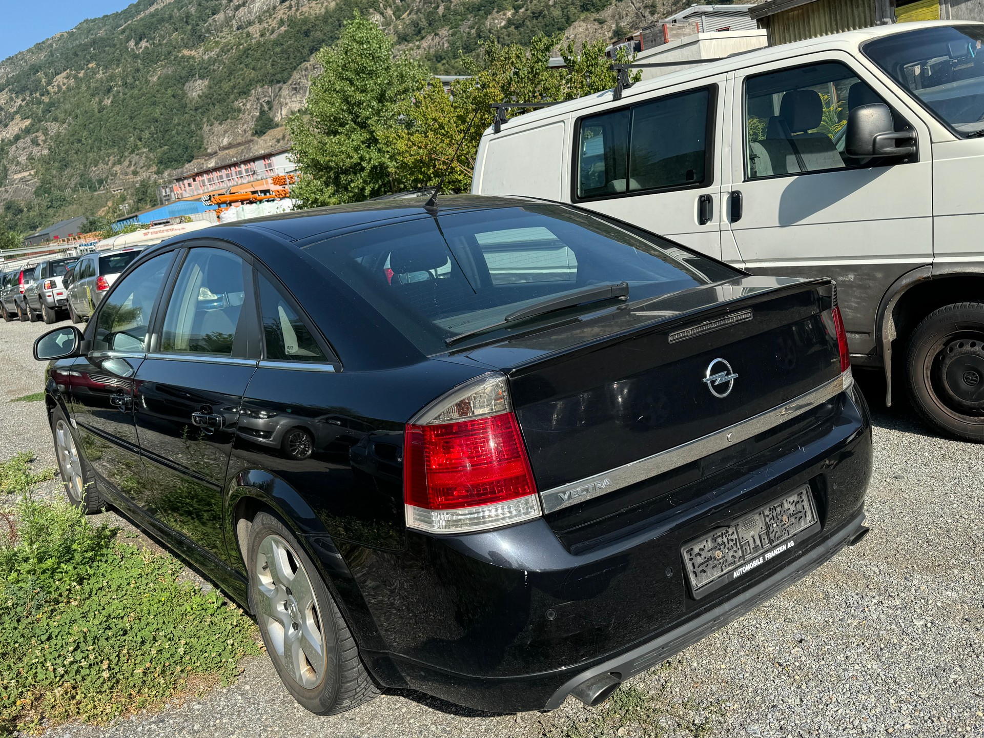OPEL Vectra 2.0 Turbo Cosmo-image-8