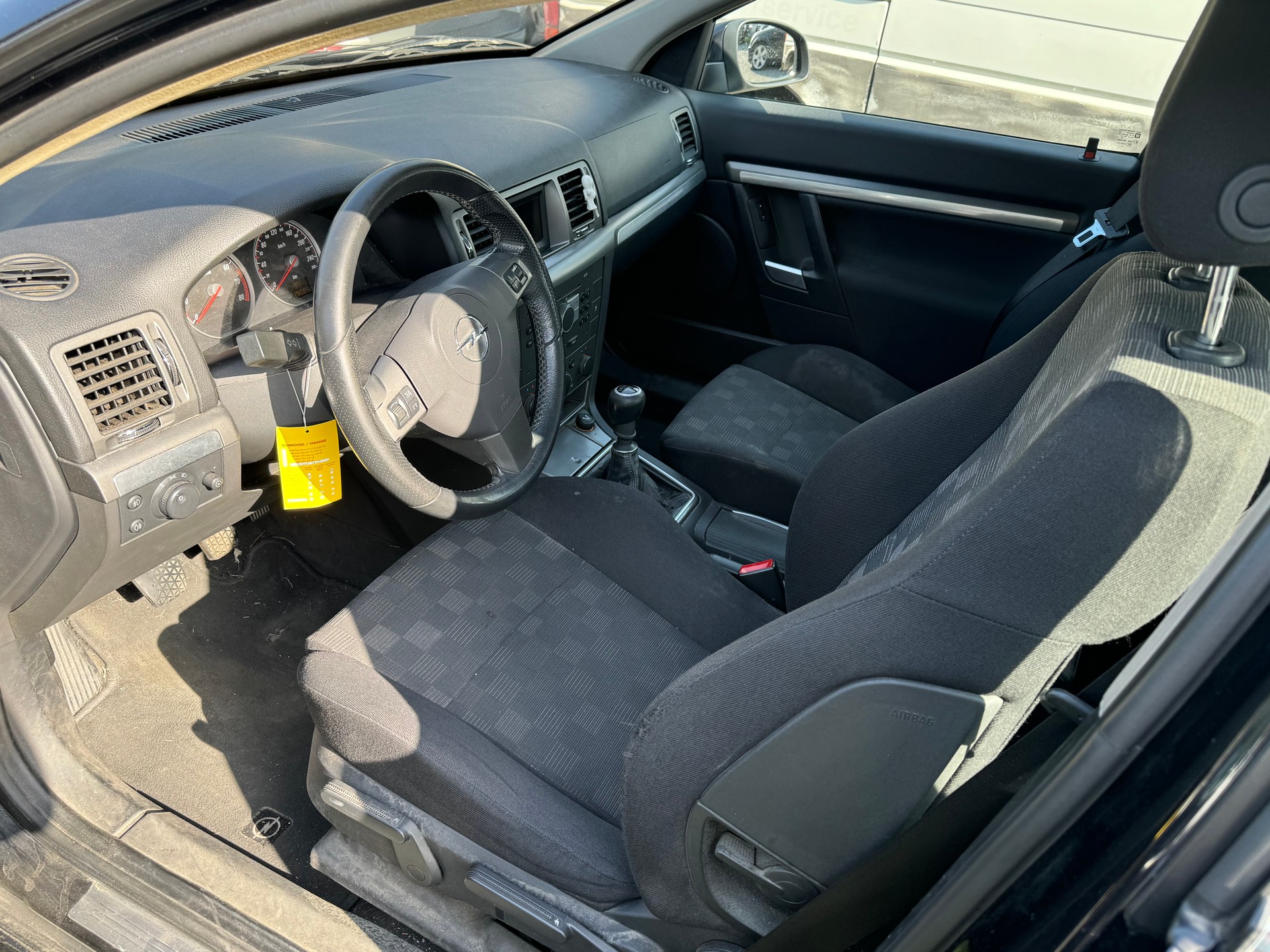 OPEL Vectra 2.0 Turbo Cosmo-image-10