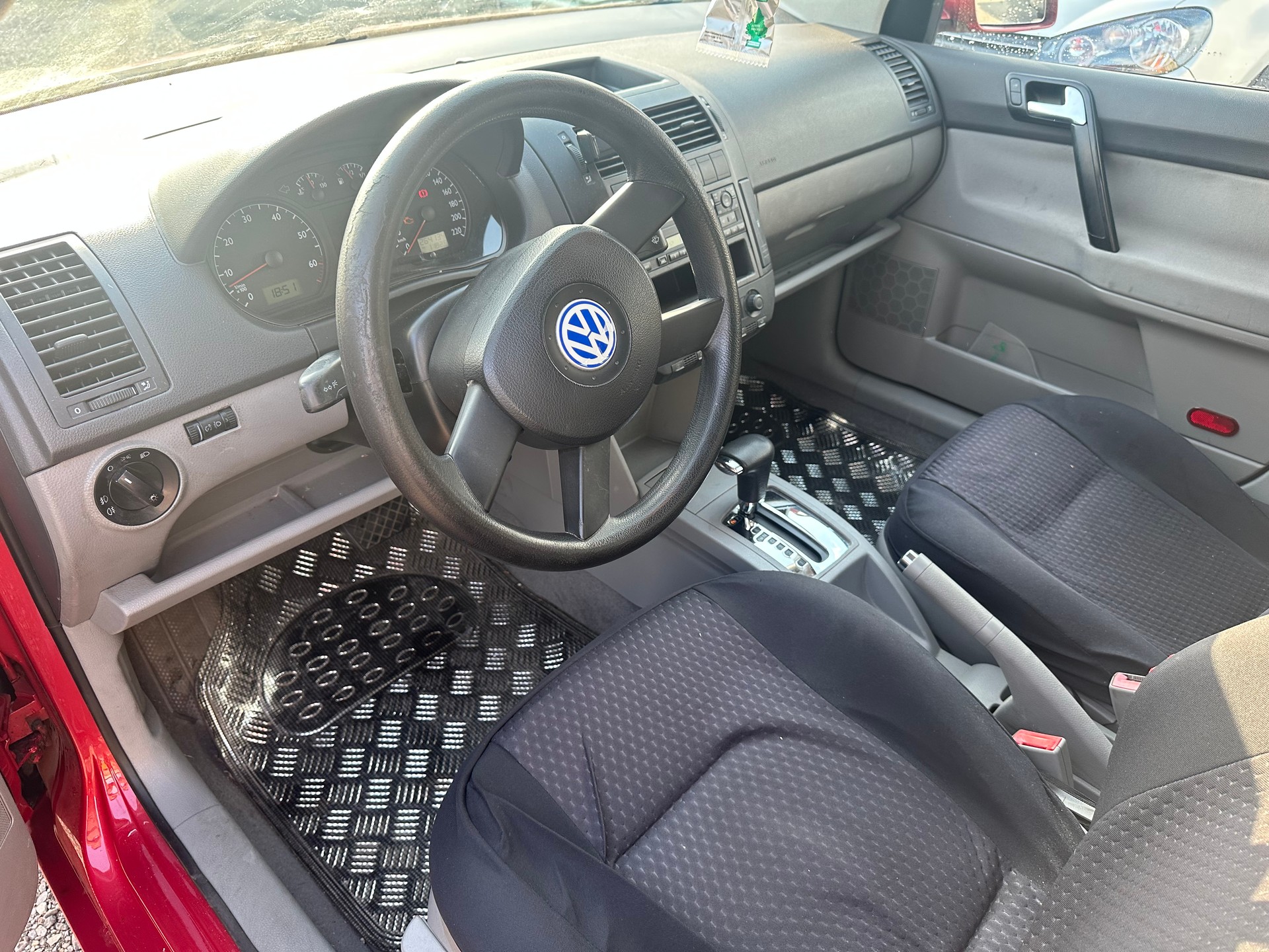 VW POLO-image-6