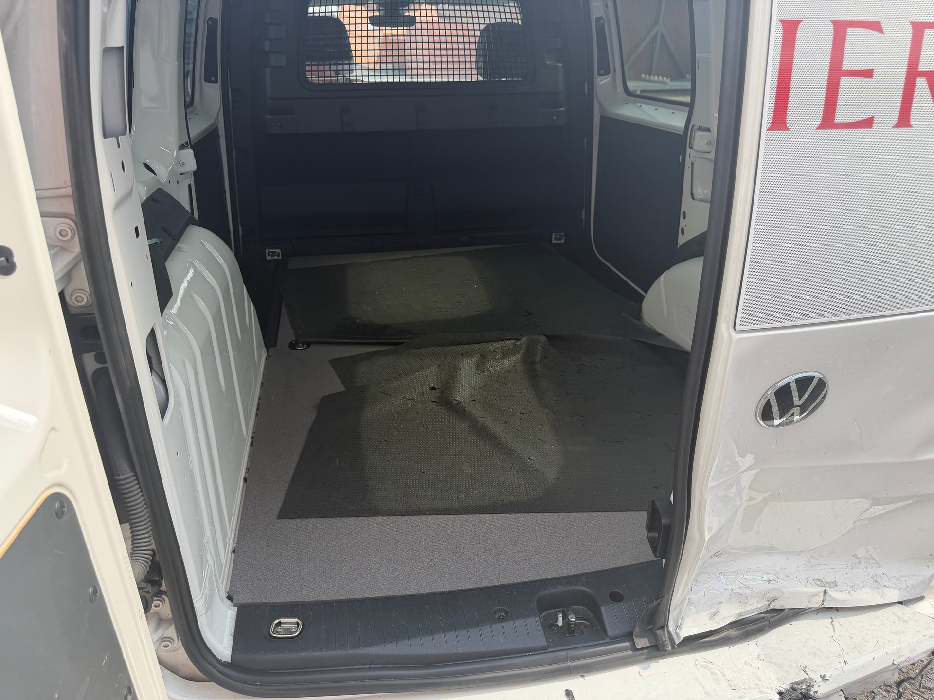 VW Caddy Cargo 2.0TDI Maxi DSG-image-8