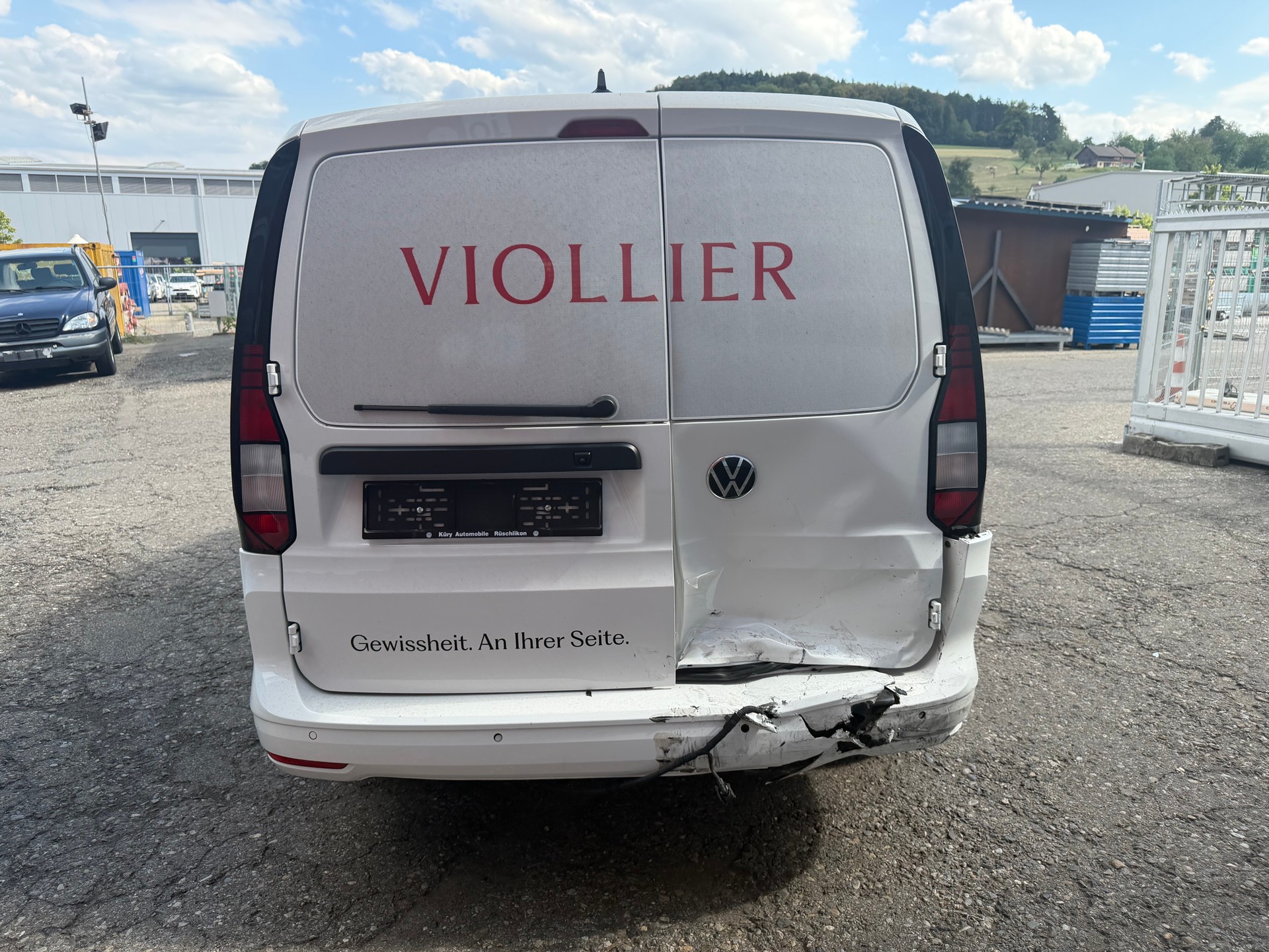 VW Caddy Cargo 2.0TDI Maxi DSG-image-2