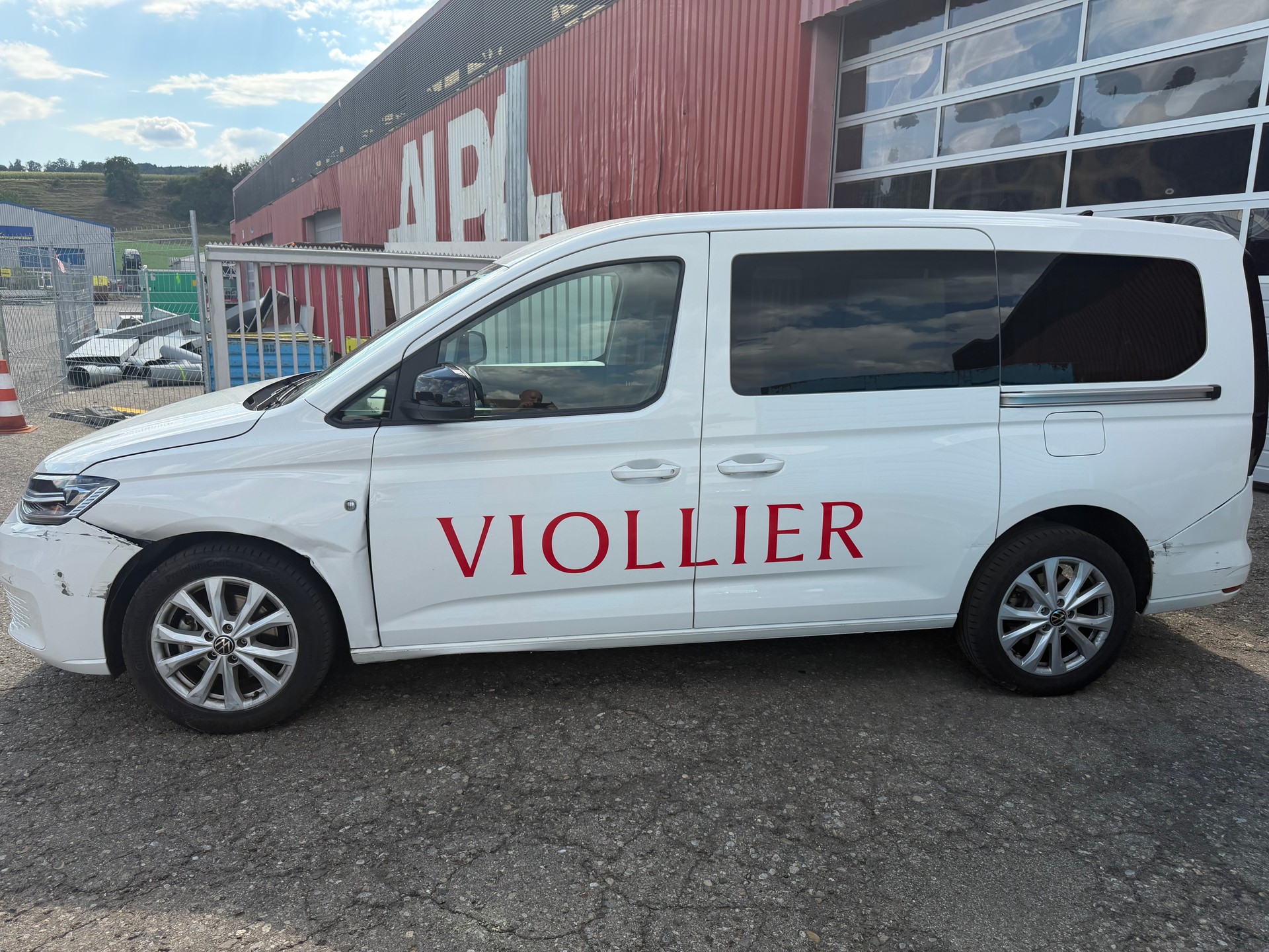 VW Caddy Cargo 2.0TDI Maxi DSG-image-11