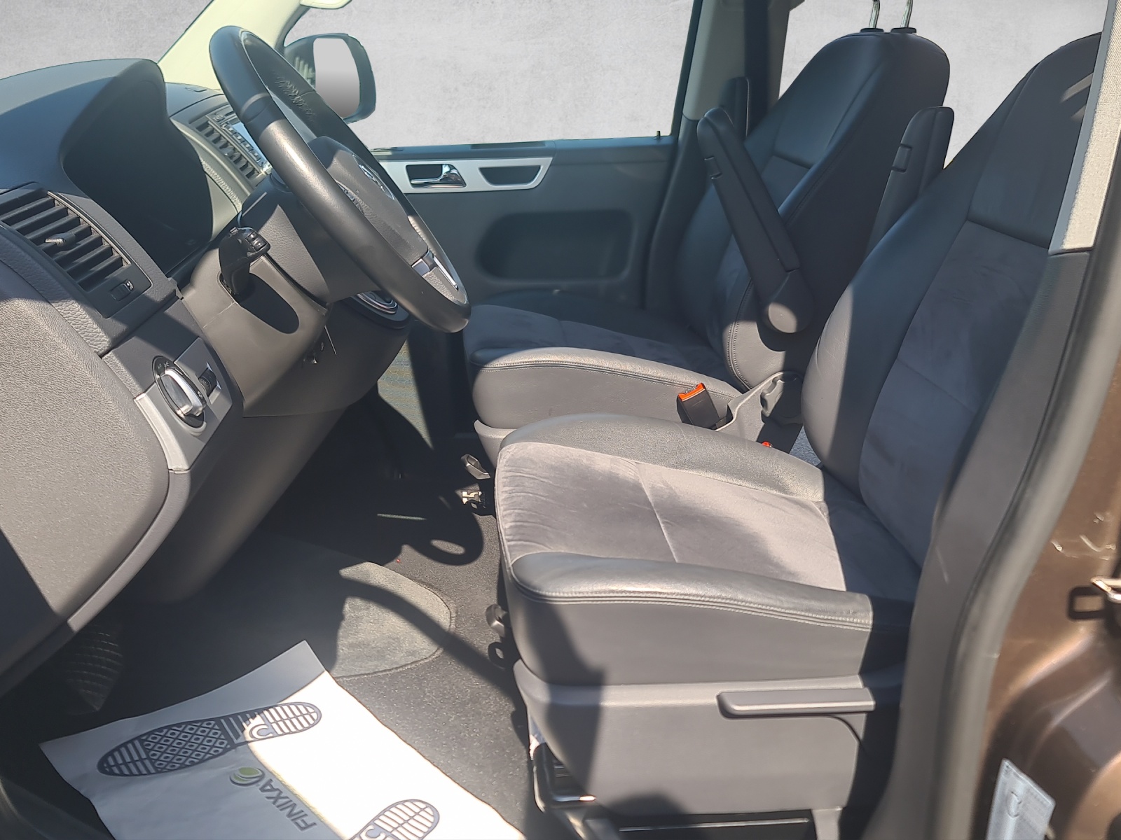 VW T5 Multivan 2.0 TSI Highline Last Edition 4Mot DSG-image-11