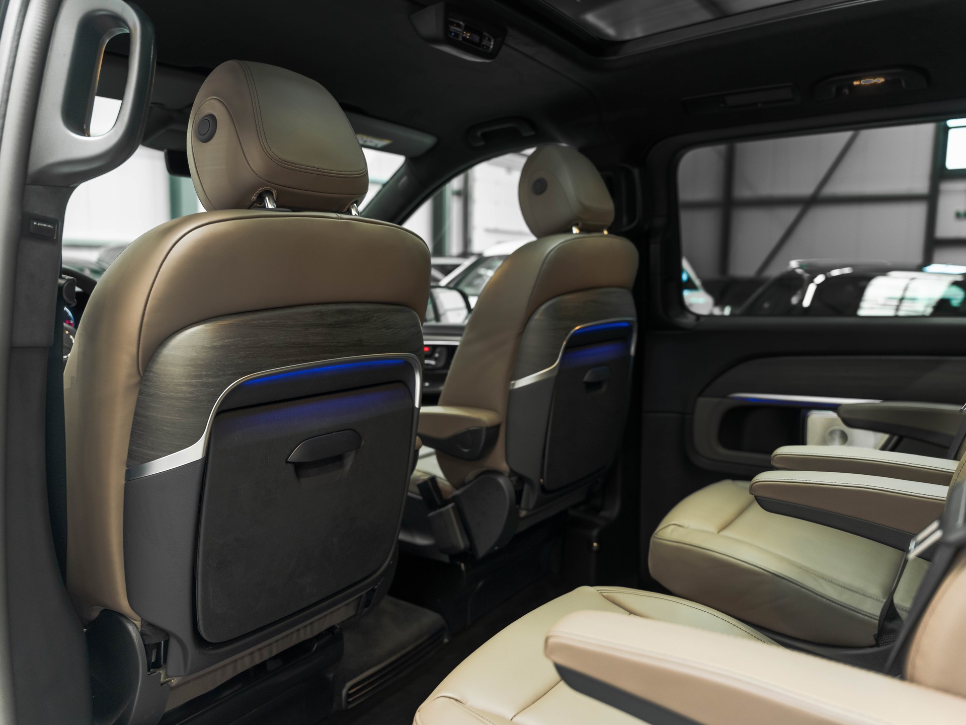 MERCEDES-BENZ V 300 d lang Exclusive 4Matic 9G-Tronic-image-10