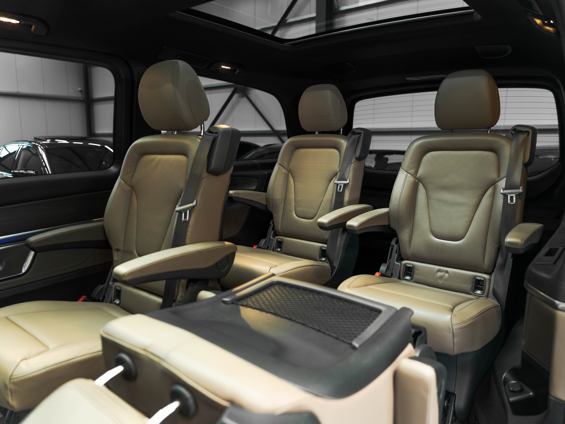 MERCEDES-BENZ V 300 d lang Exclusive 4Matic 9G-Tronic-image-12