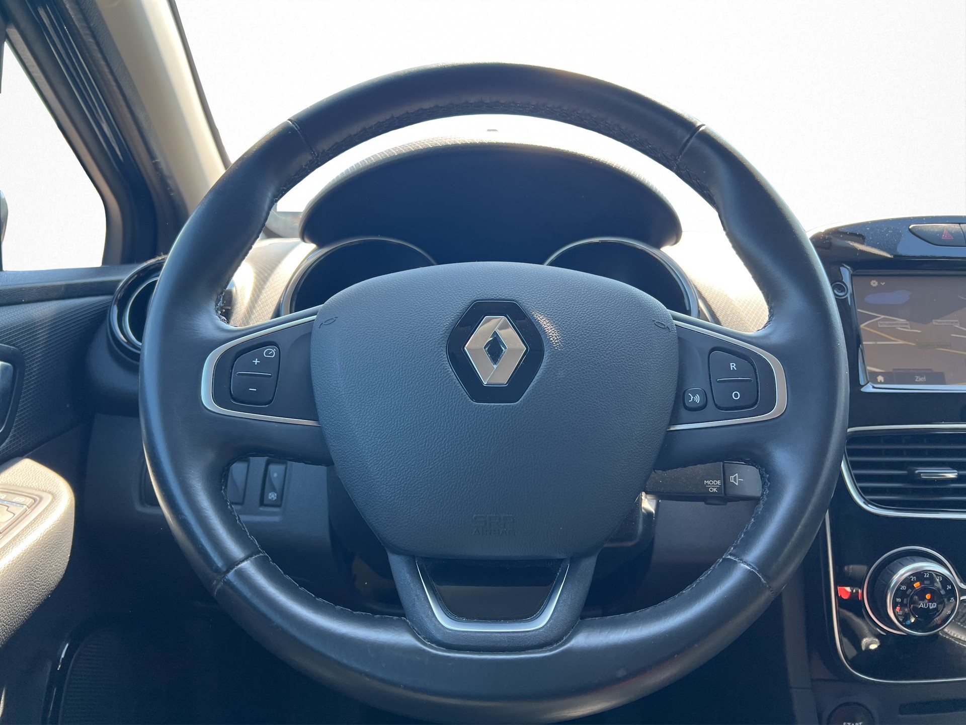 RENAULT Clio 1.2 TCe 120 Intens S/S-image-7