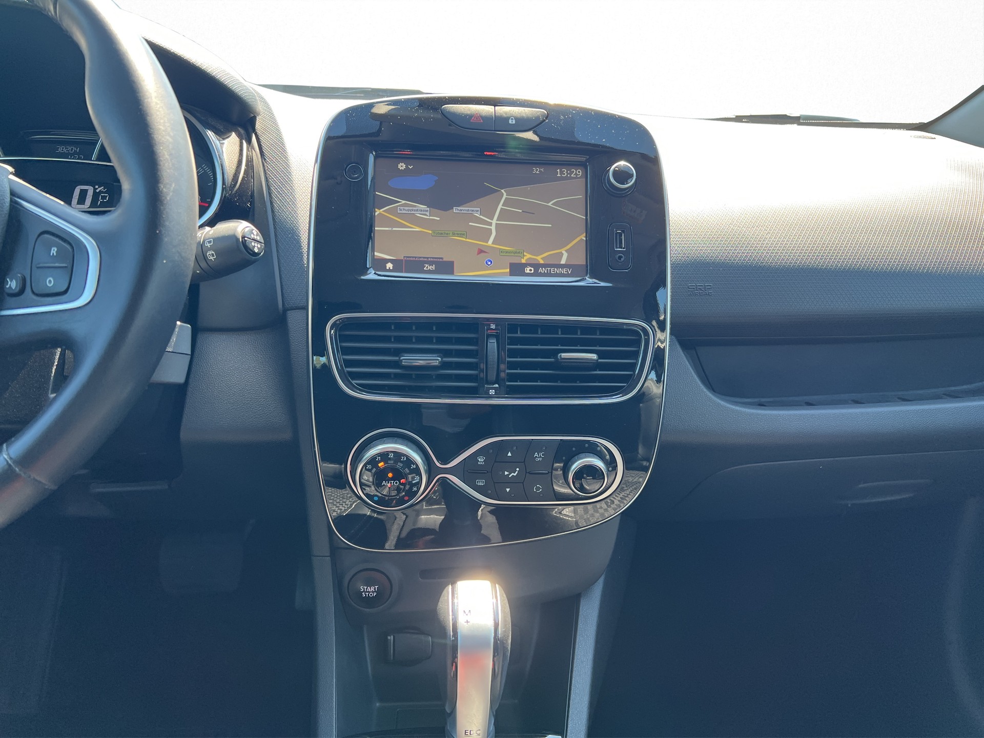 RENAULT Clio 1.2 TCe 120 Intens S/S-image-15