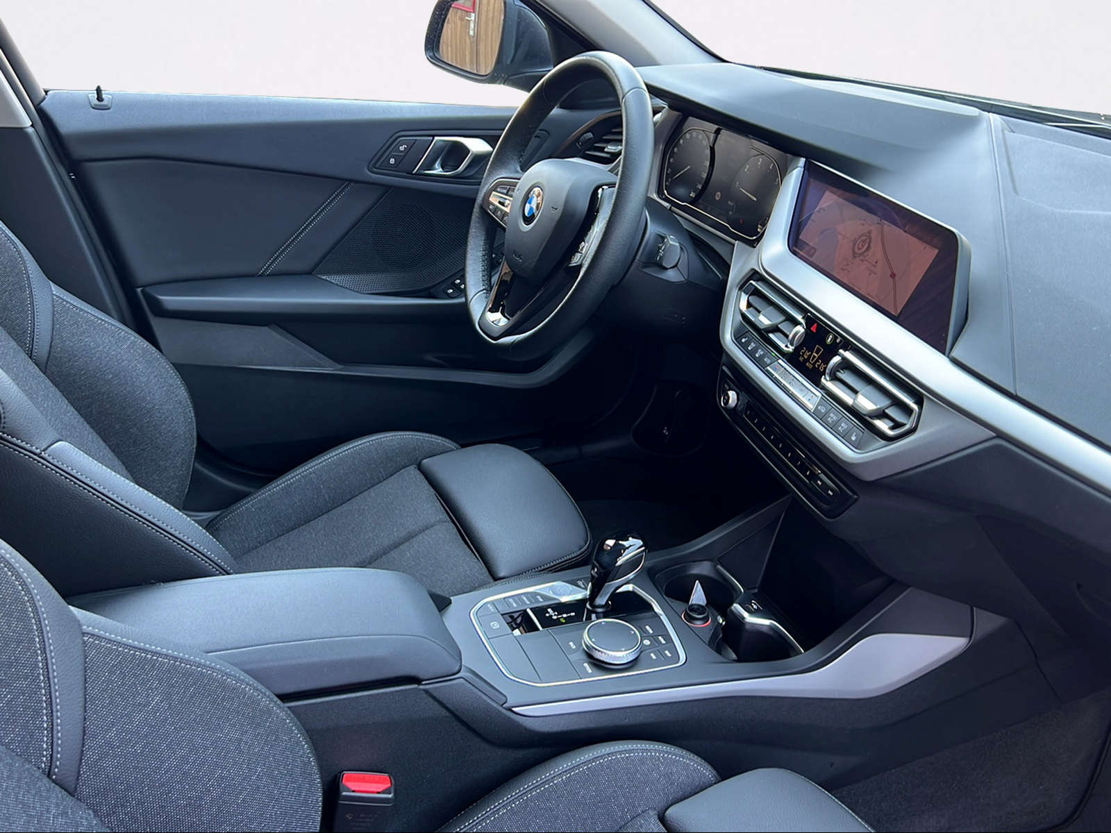 BMW 118i Steptronic-image-2