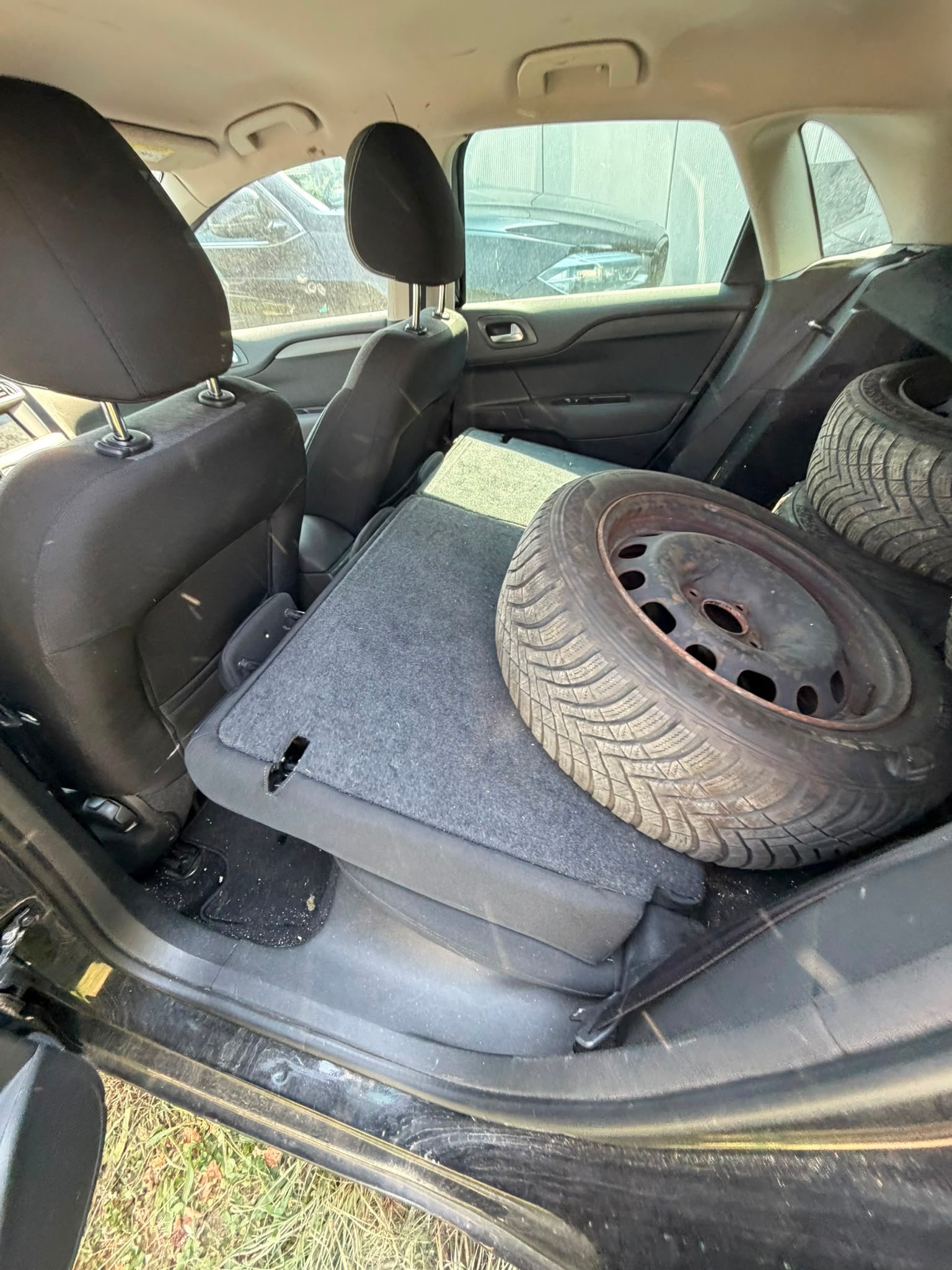 CITROEN C4 1.2 Pure Tech Shine-image-4