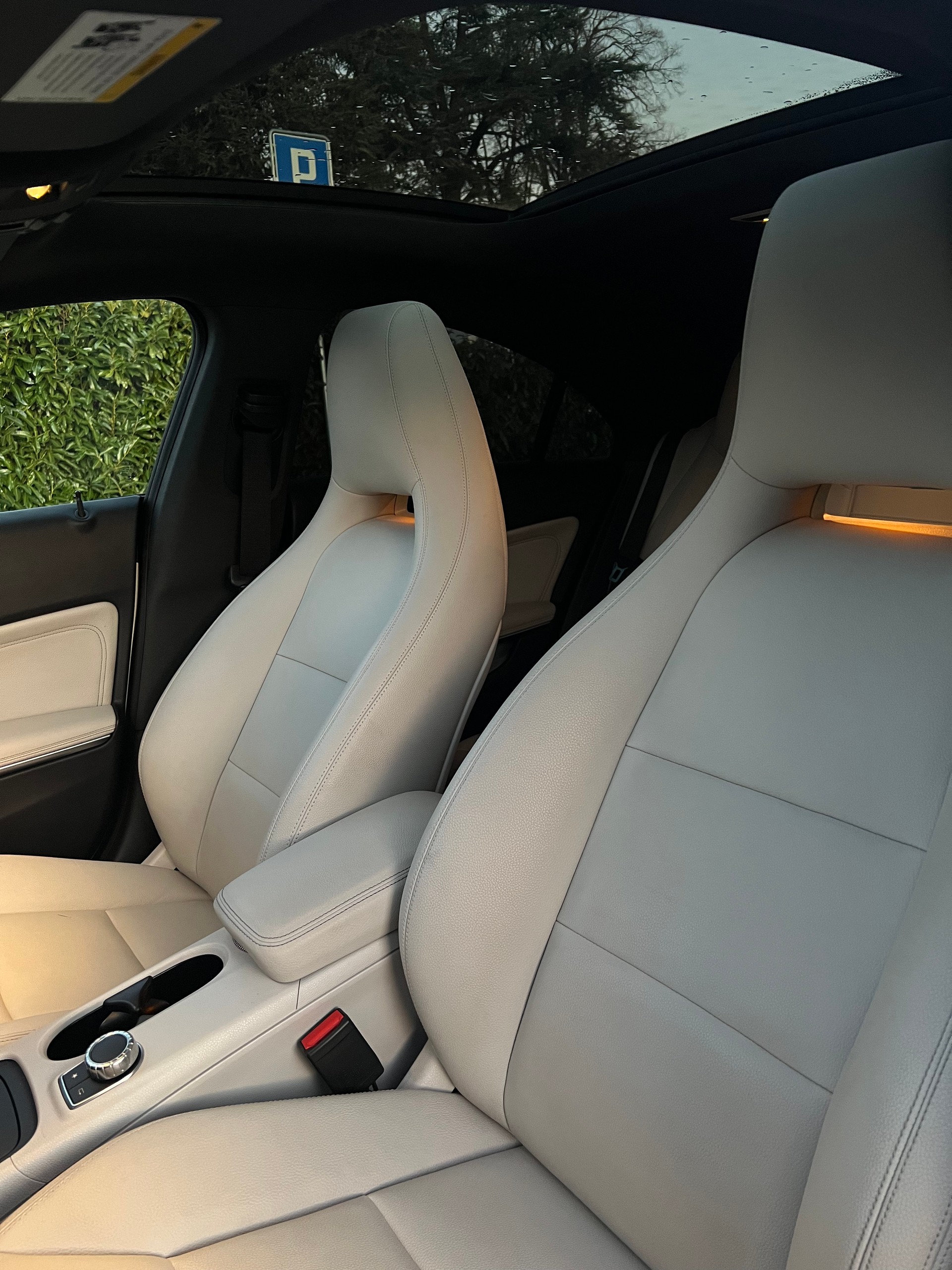 MERCEDES-BENZ CLA 250-image-5