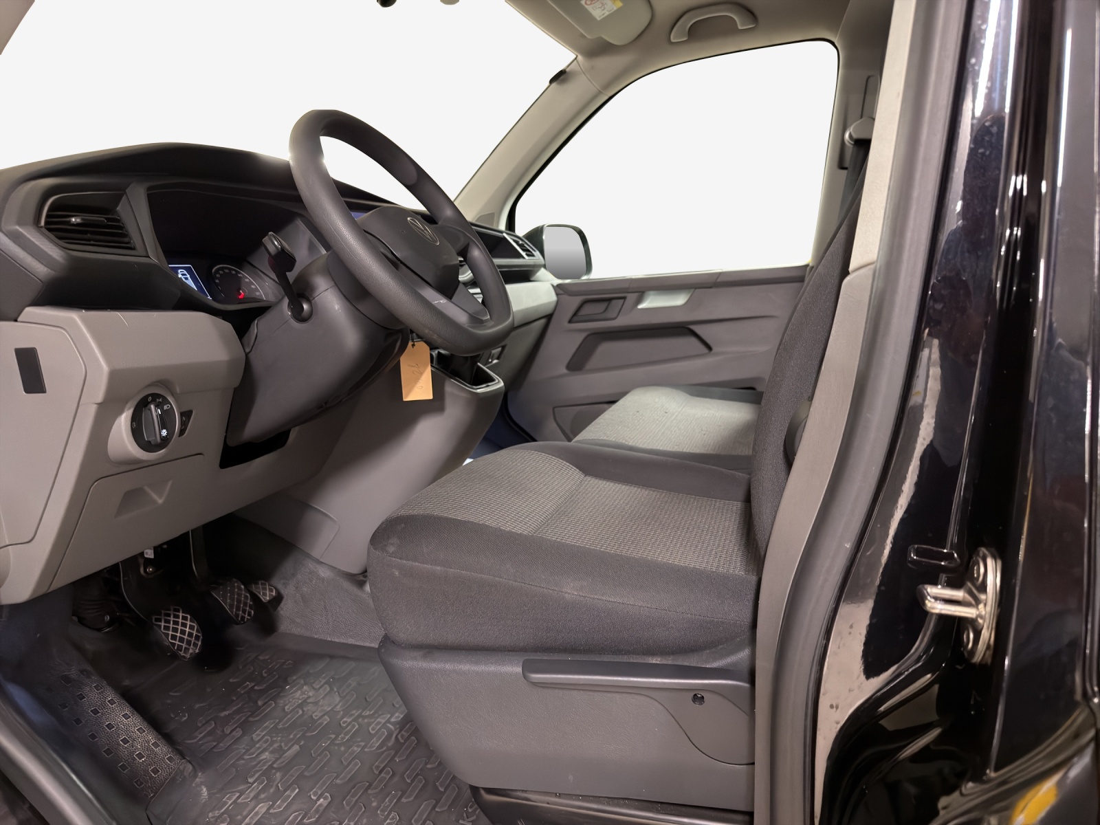 VW T6.1 2.0 TDI Entry-image-10