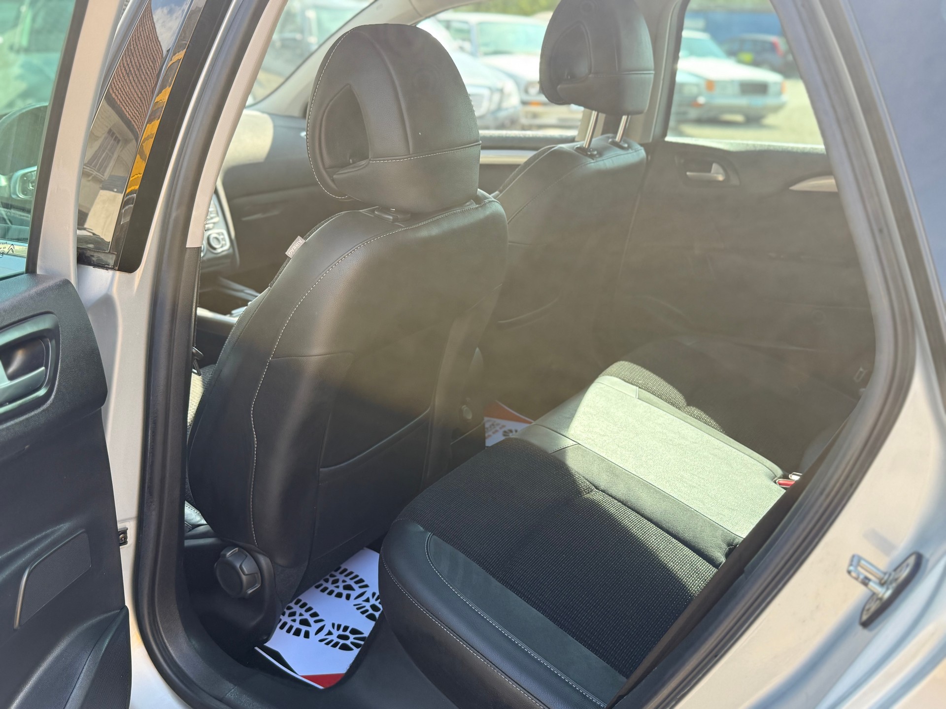 CITROEN C4 Berline 1.6 THP Exclusive EGS6-image-7